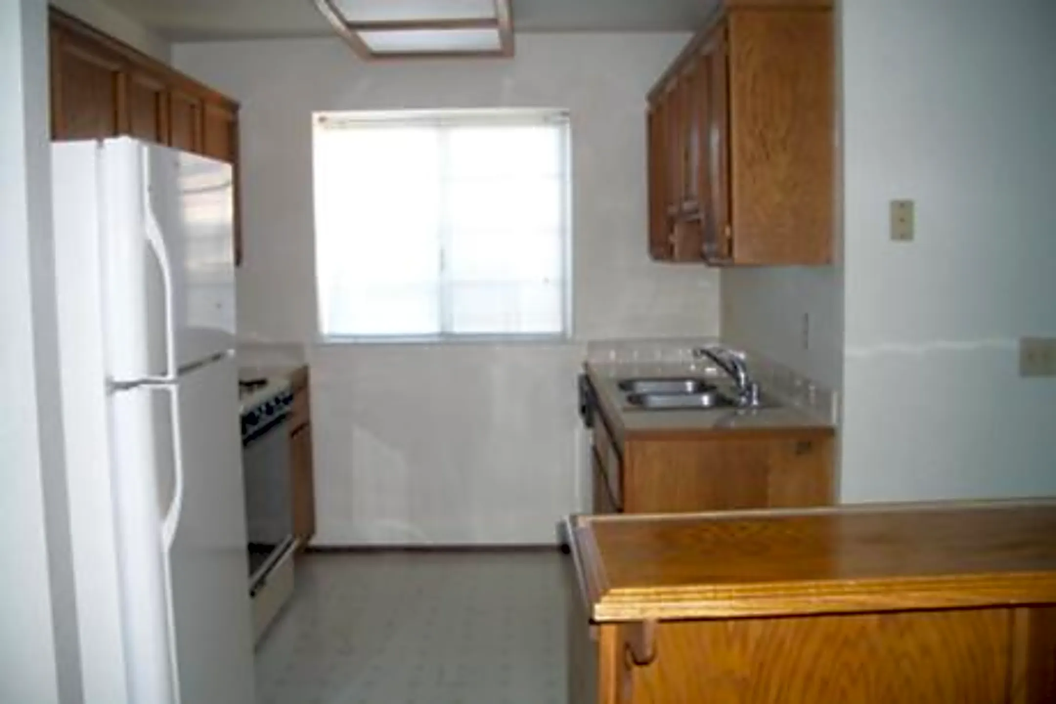 Auburn Townhomes 13048 Lincoln Way Auburn, CA Apartments for Rent