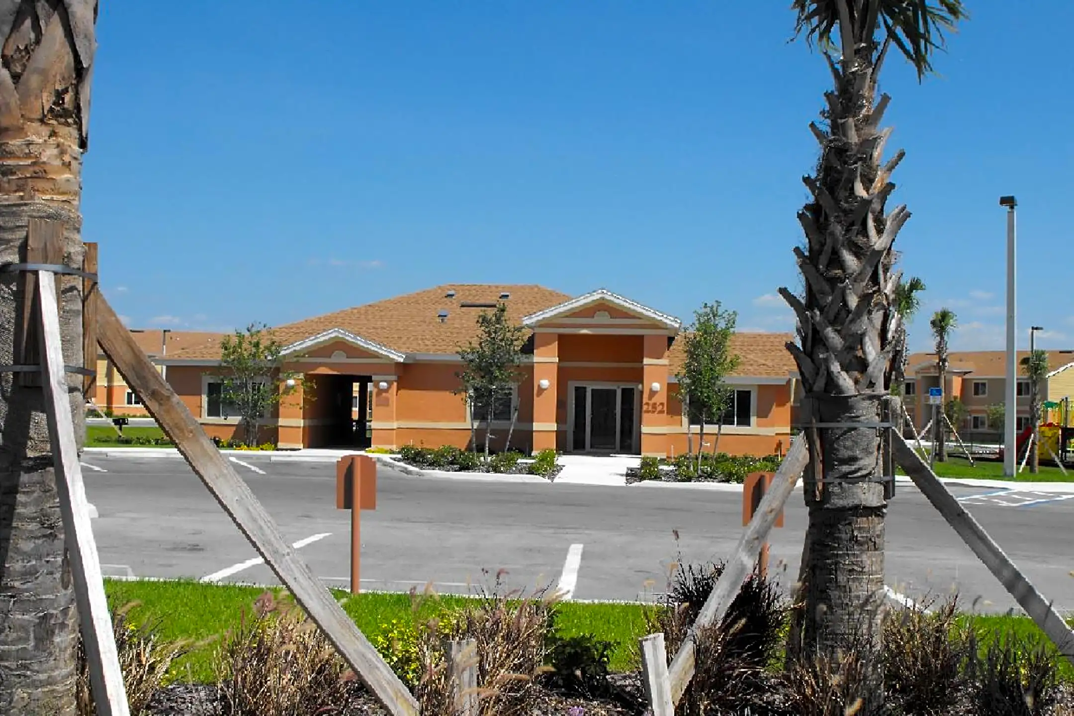 Country Walk Apartments 252 Maxwell Dr Wauchula, FL Apartments for