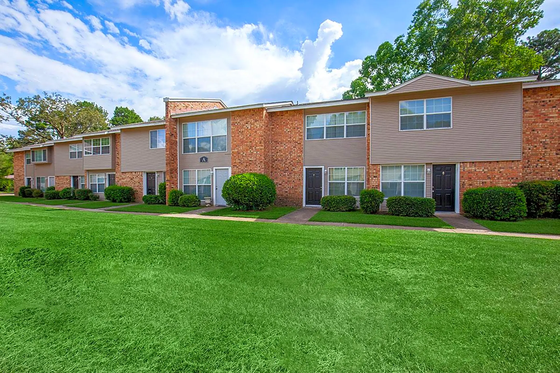 East Villa Apts Apartments - Pearl, MS 39208