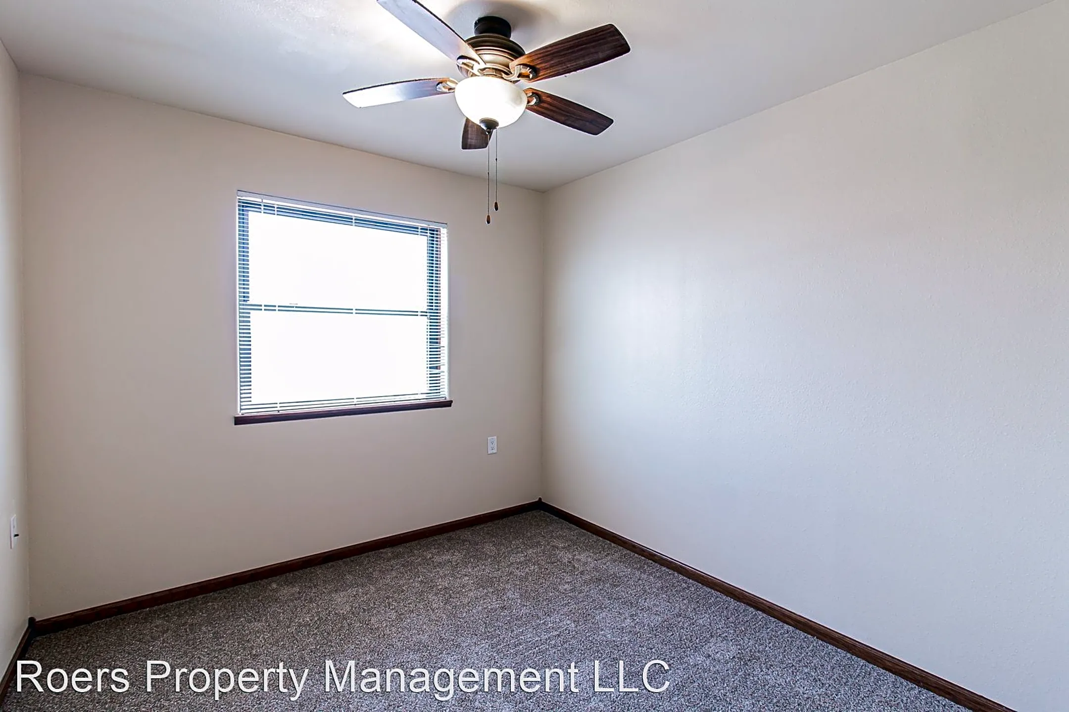 Villard Commons - 1022 Villard Street West | Dickinson, ND Apartments ...