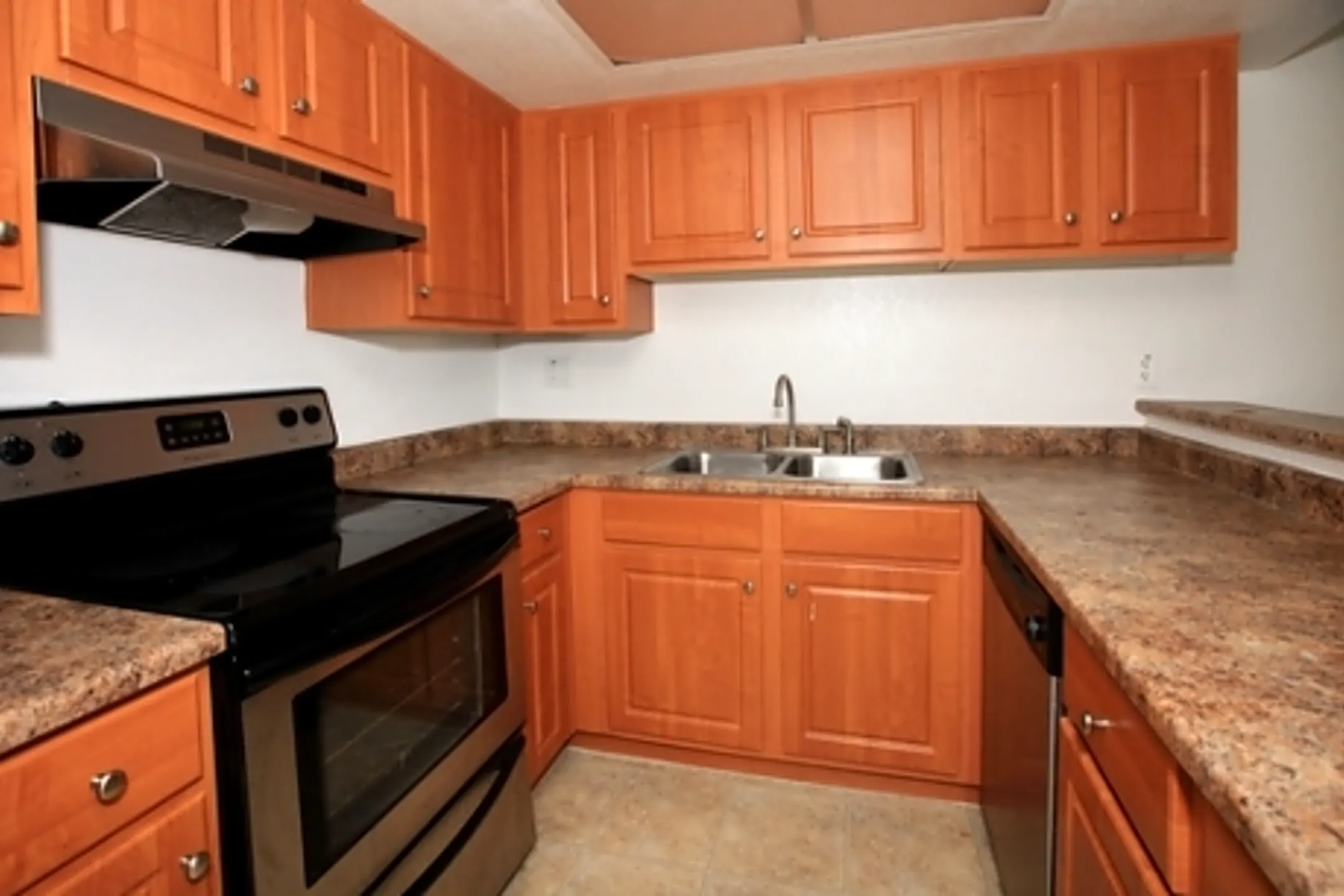 The Graybriar 3810 N Maryvale Pkwy Phoenix, AZ Apartments for Rent Rent.