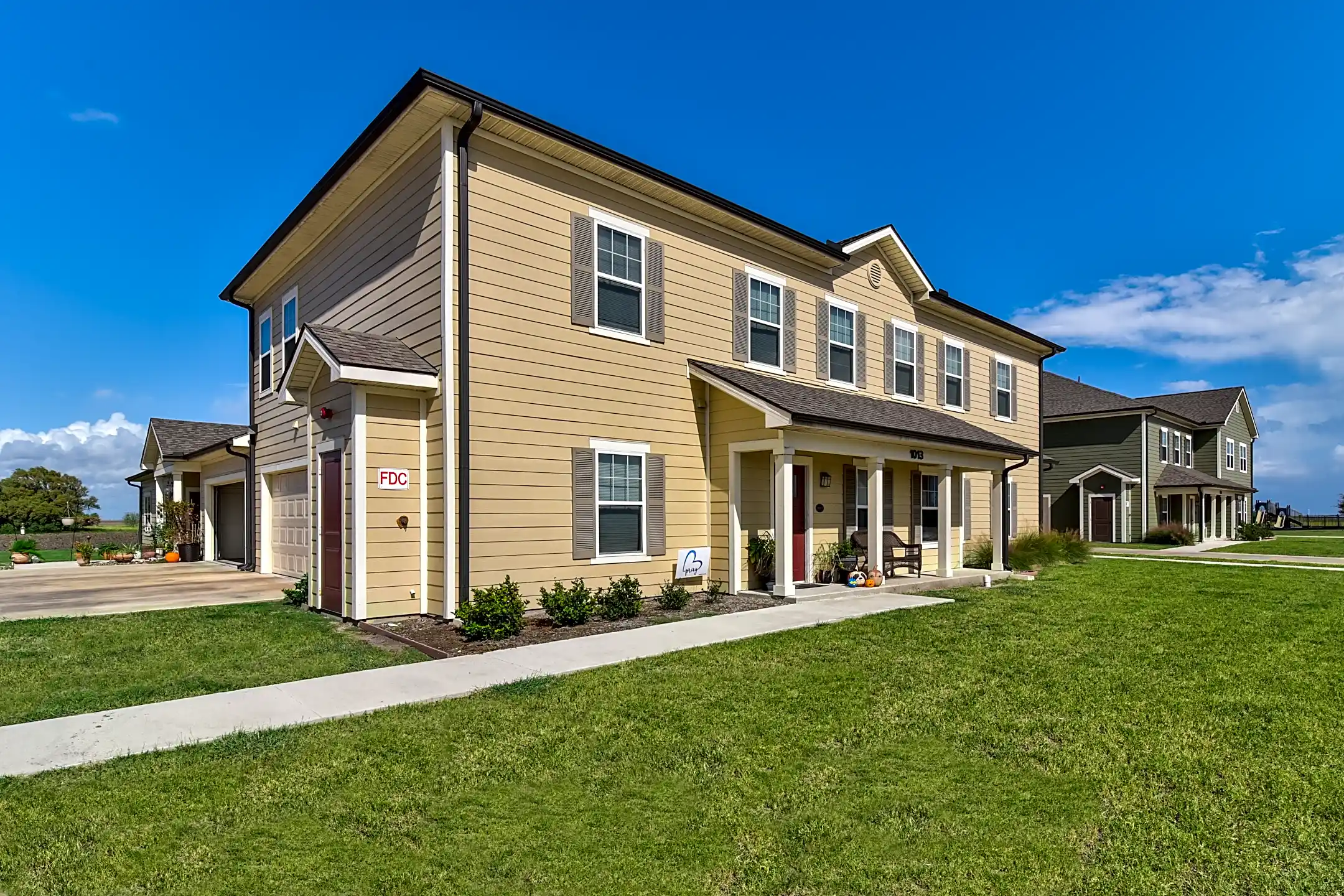 Courts 1001 Cts TX Townhomes for Rent Rent.