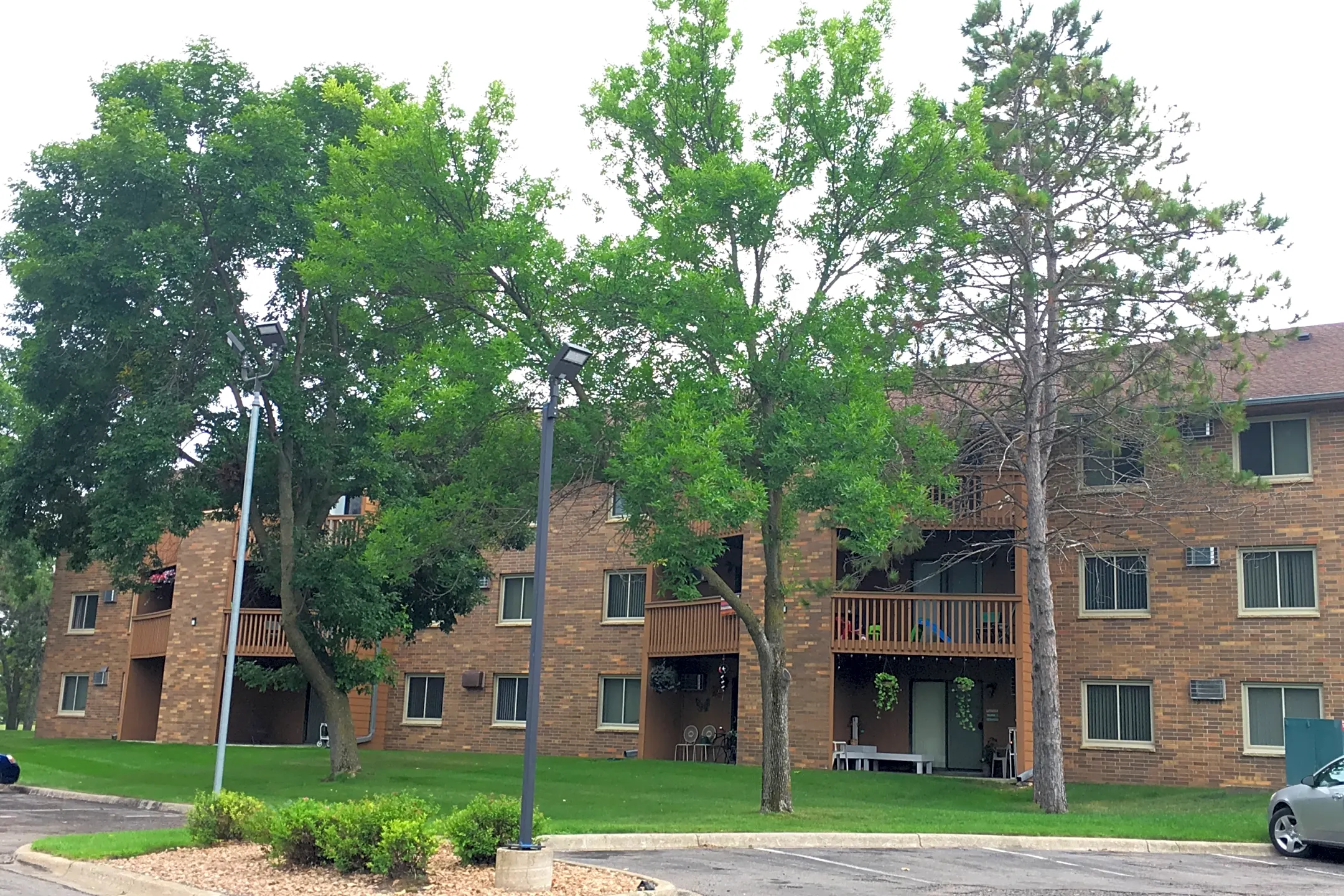 hemlock-pines-7225-hemlock-ln-n-maple-grove-mn-apartments-for-rent