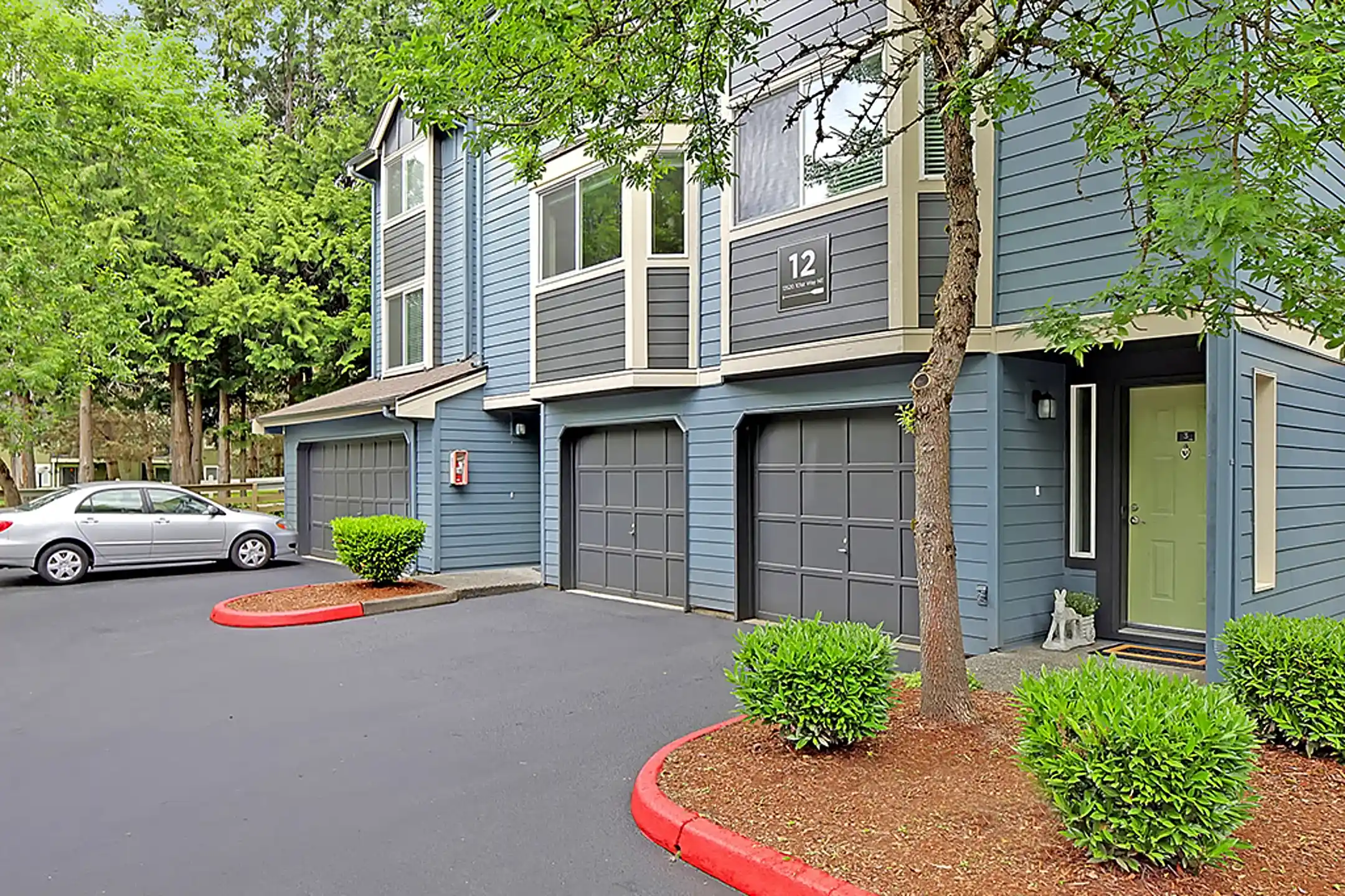 Hubbard's Crossing Townhome Apartments 12520 101st Way NE Kirkland