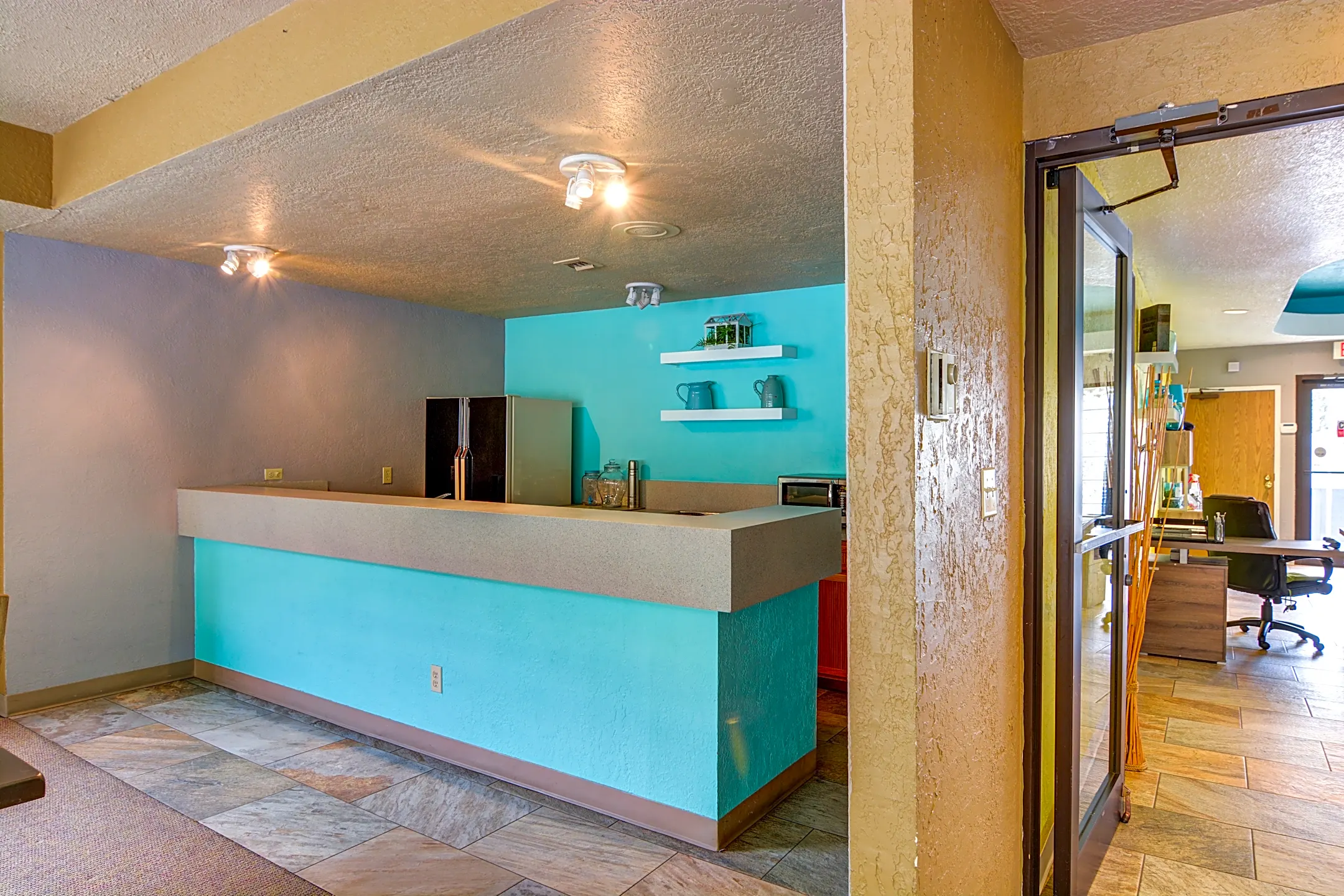 Peaks at Sandia View Apartments Albuquerque, NM 87102