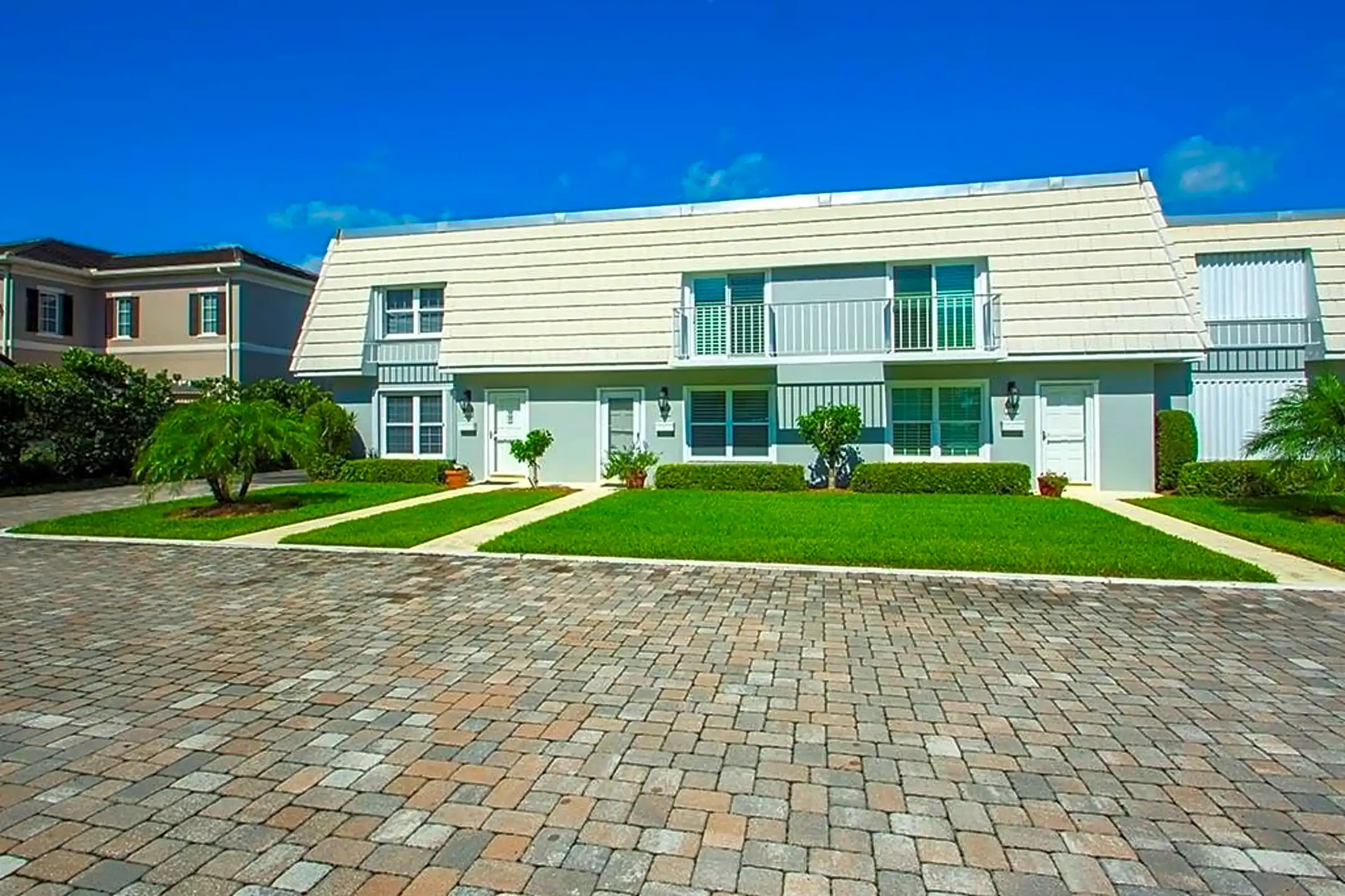 Building - 2701 Ocean Dr #1A - Vero Beach, FL