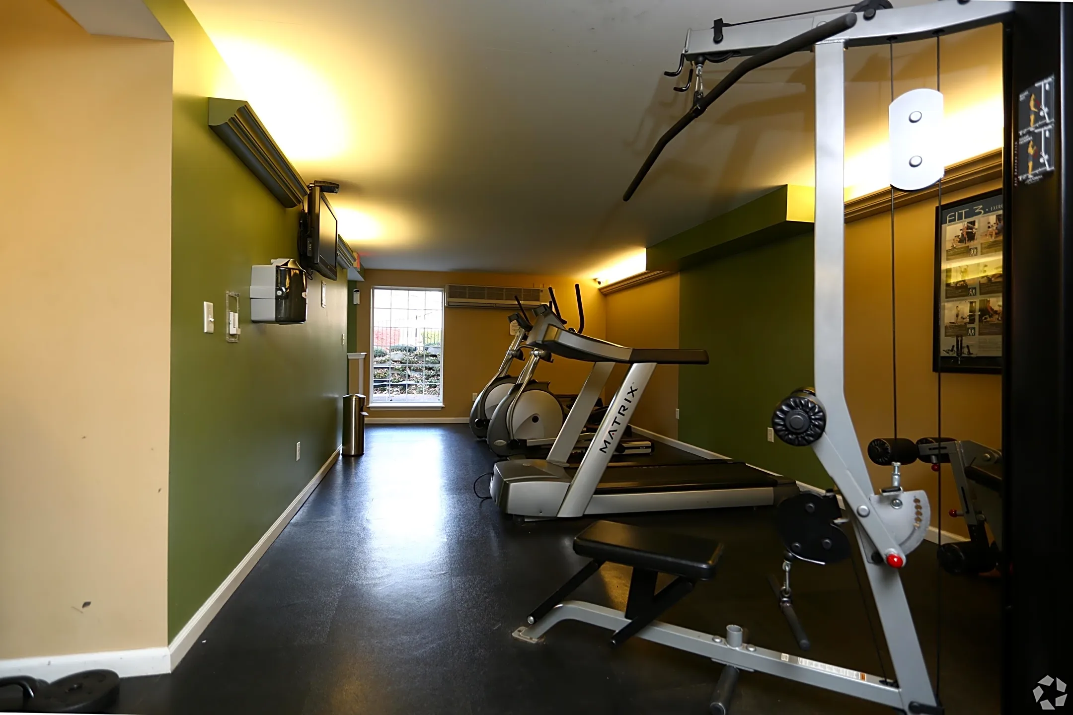 Fitness Weight Room - Beau Jardin - Saint Louis, MO
