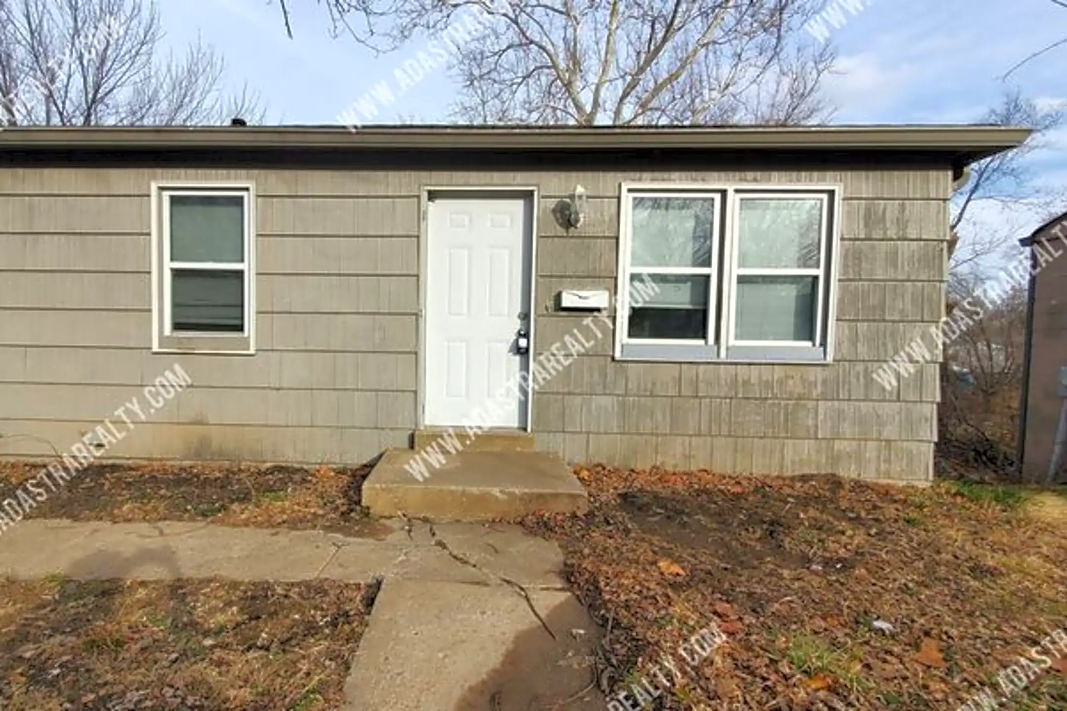 2201 S Cedar Ave 2201 S Cedar Ave unit 2 Independence, MO Houses