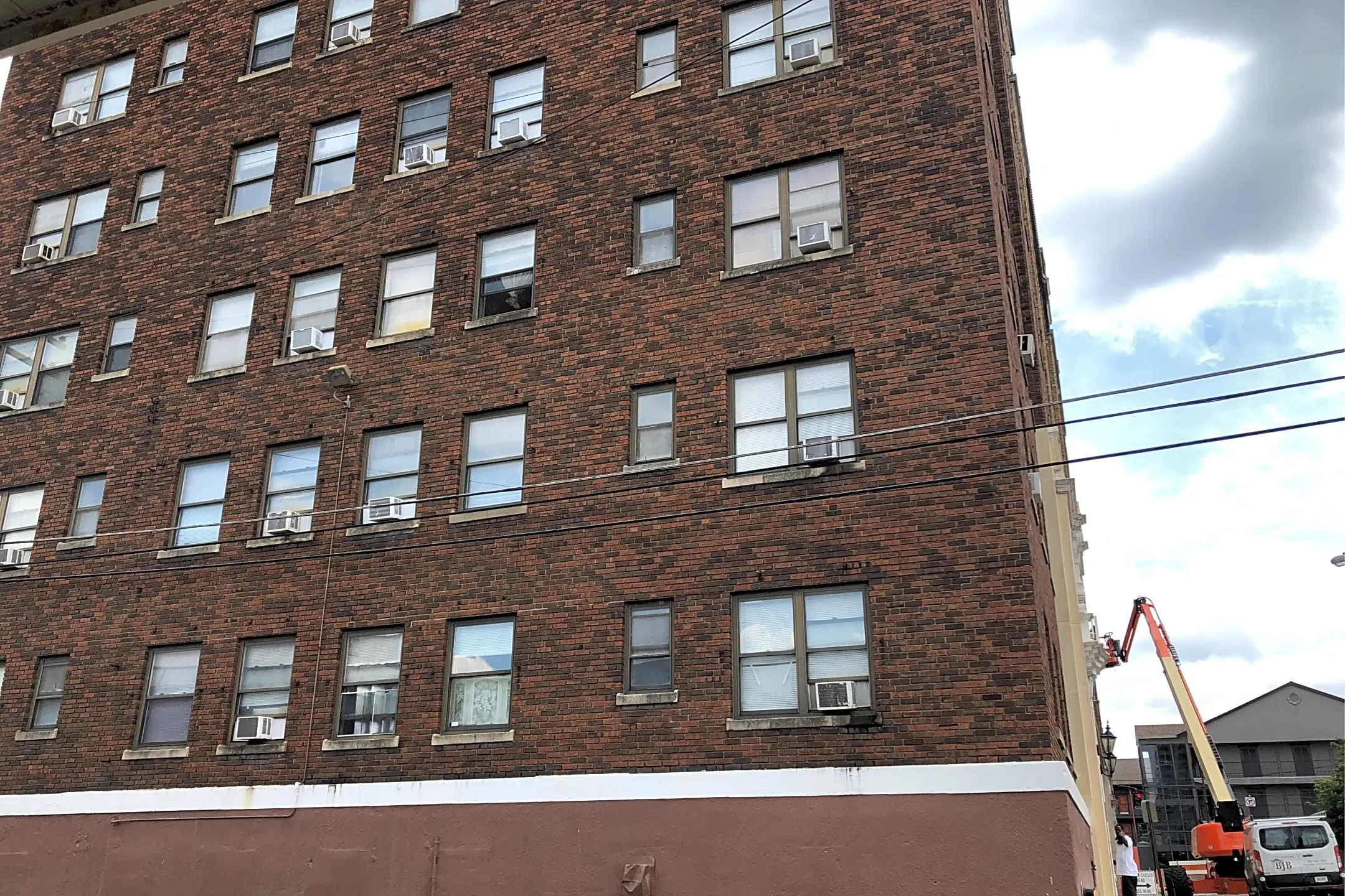 Hampton Hall Apartments - 209 York St | Louisville, KY for Rent | Rent.