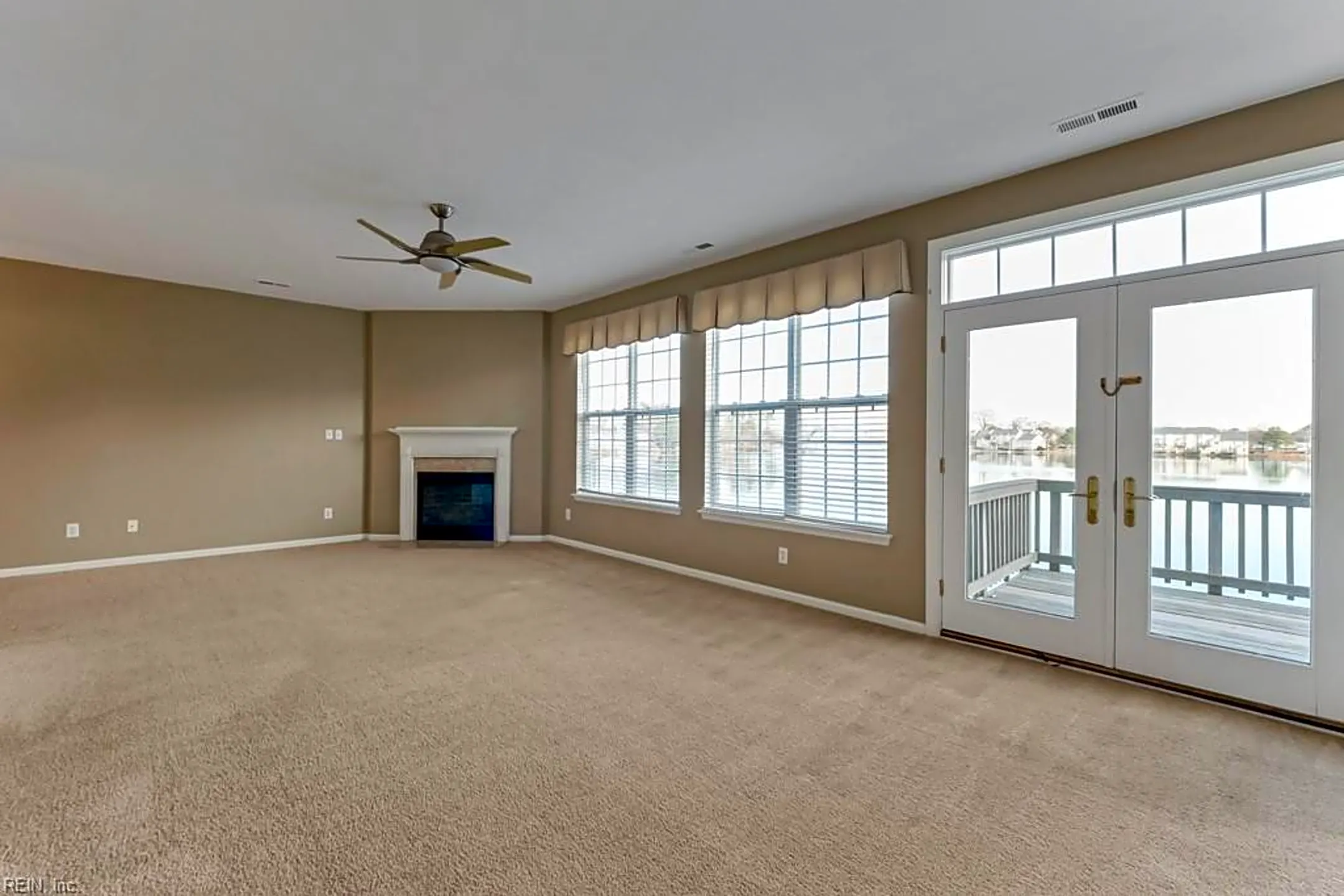 4 Bedroom Condo In Virginia Beach