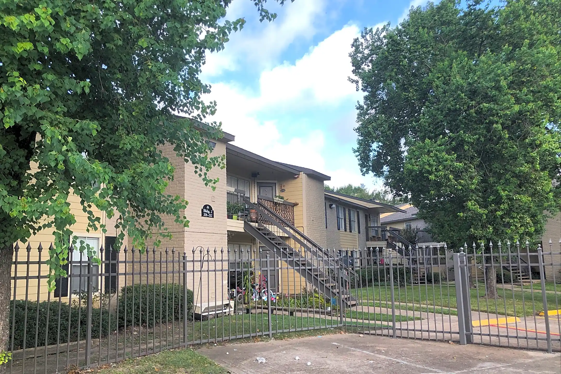 One Camden Court Apartments Houston TX 77067