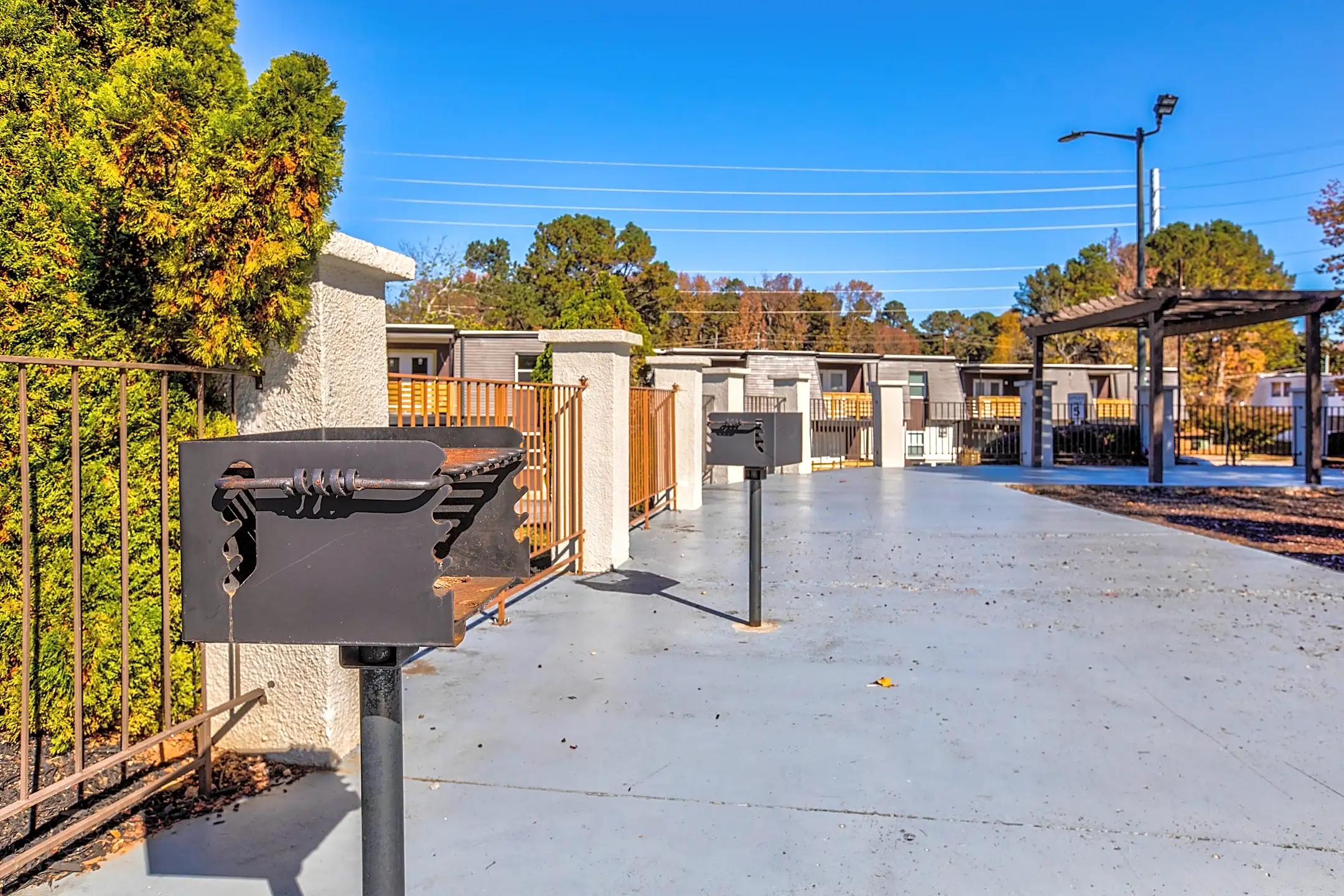 Park at Glenwood 200 High Court Place Decatur, GA Apartments for