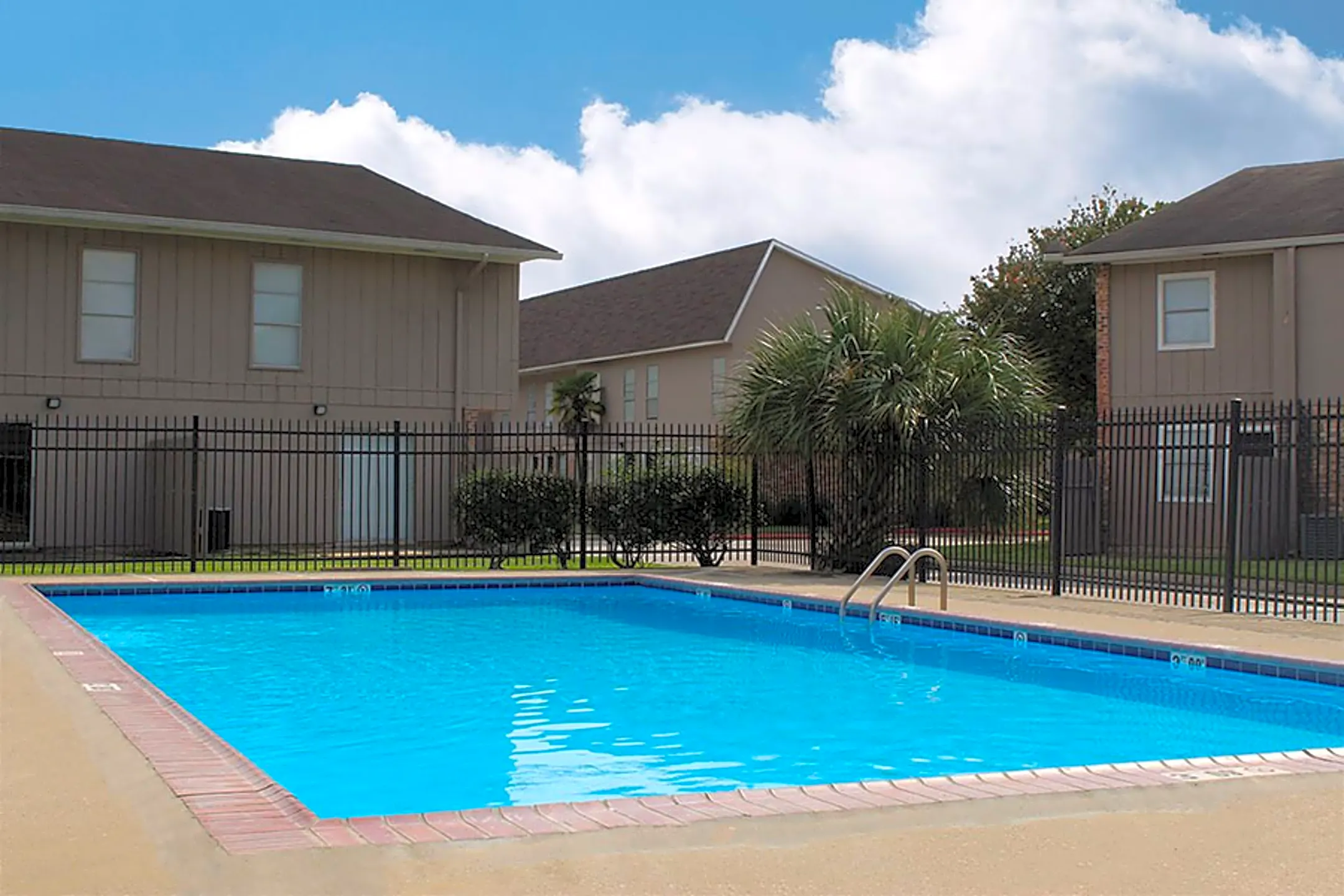 Magnolia Trace 11585 N Harrells Ferry Rd Baton Rouge, LA Apartments