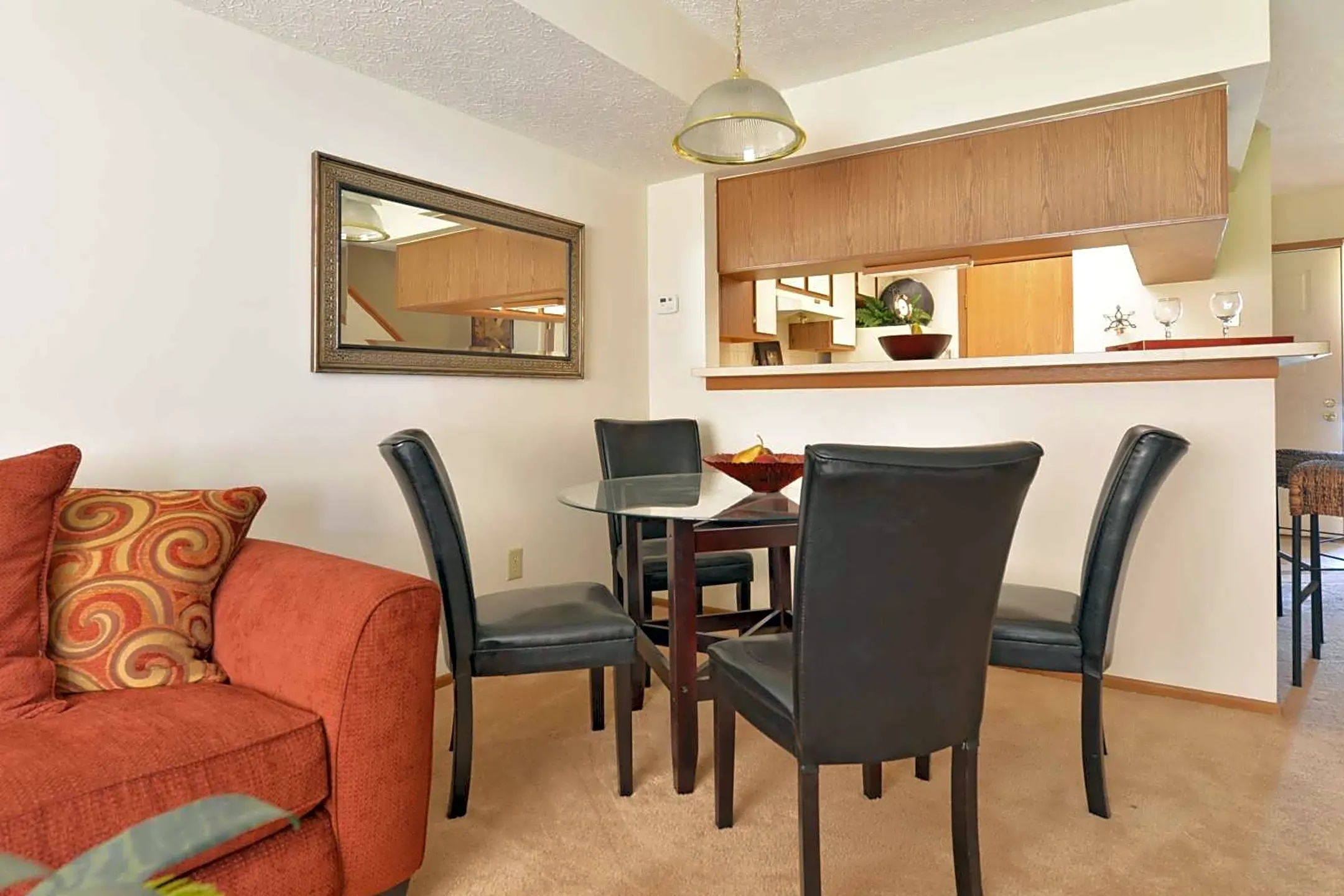 Dining Room - Stoney Creek Apartments - Reynoldsburg, OH