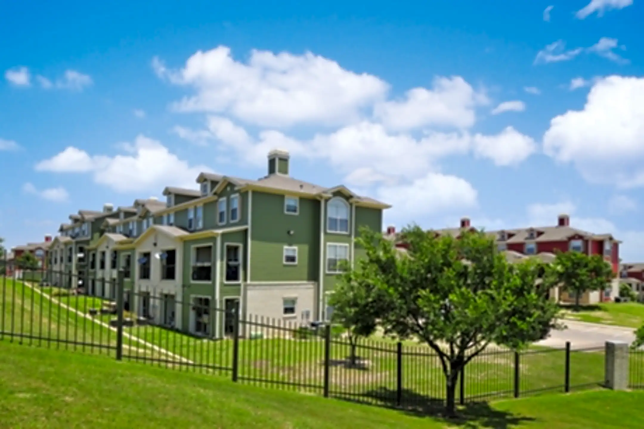 Bent Tree Townhomes 1721 South I35 East Waxahachie, TX Apartments