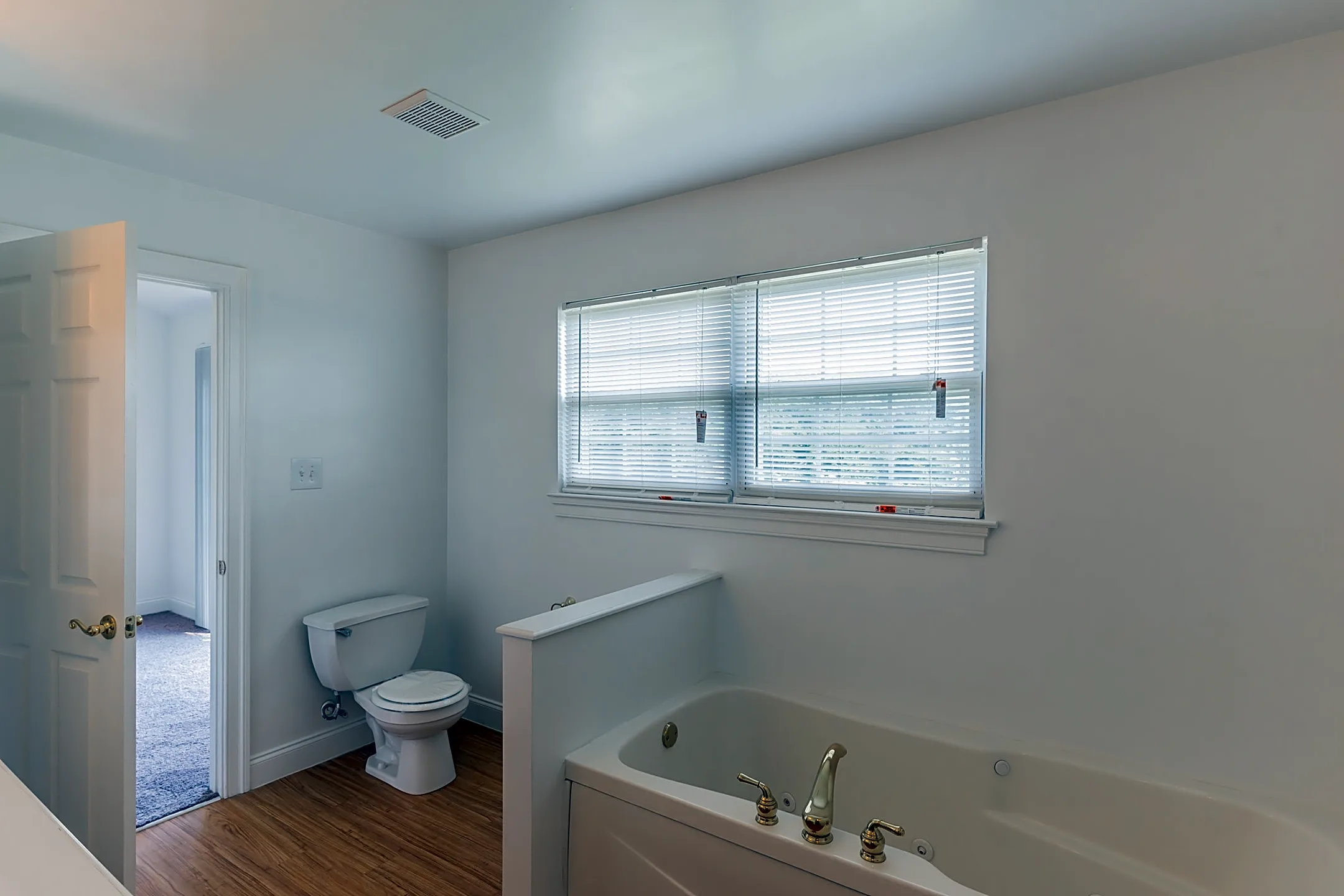 Bathroom - The Fairways Apartments & Townhomes - Thorndale, PA