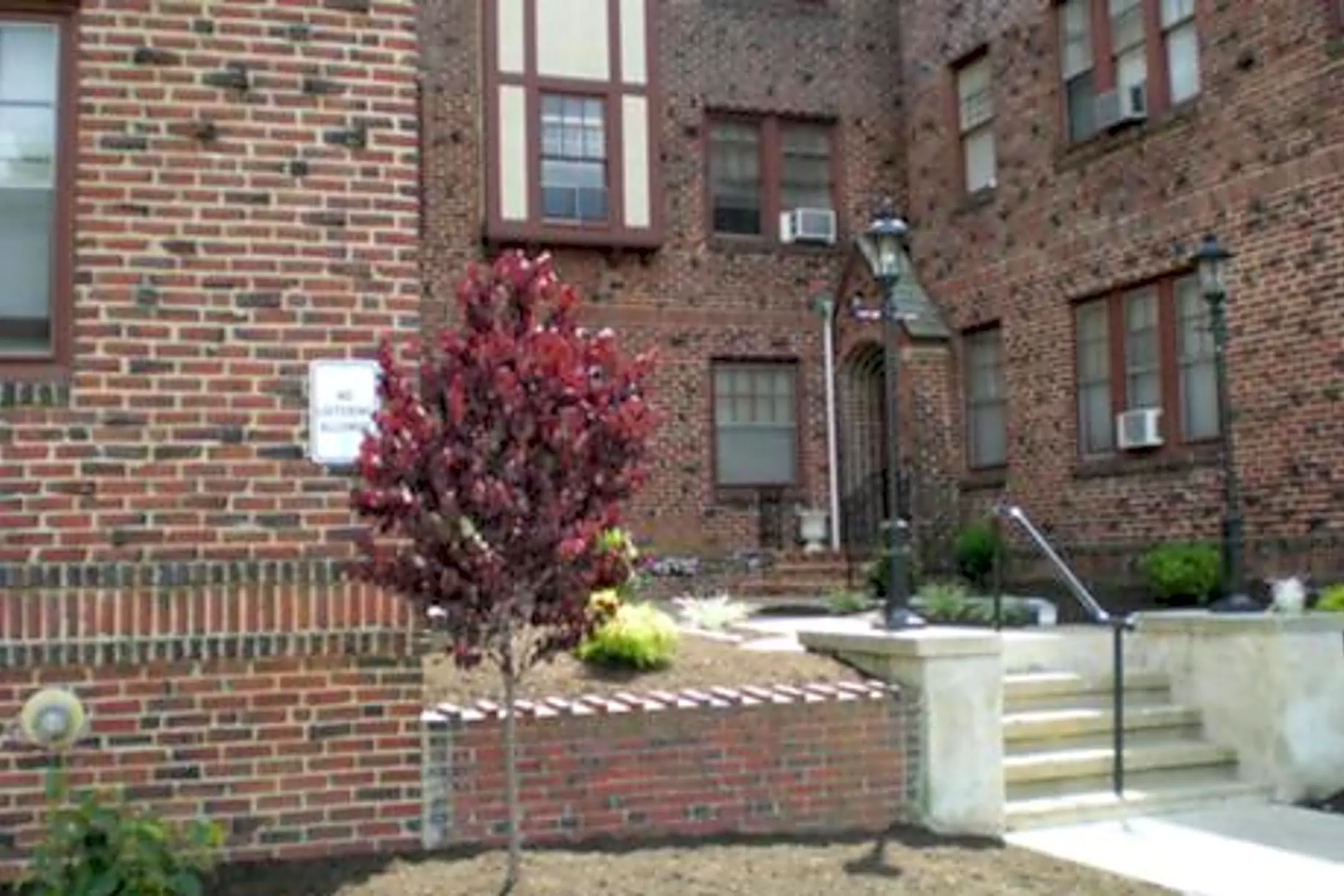 Haddon Court Apartments