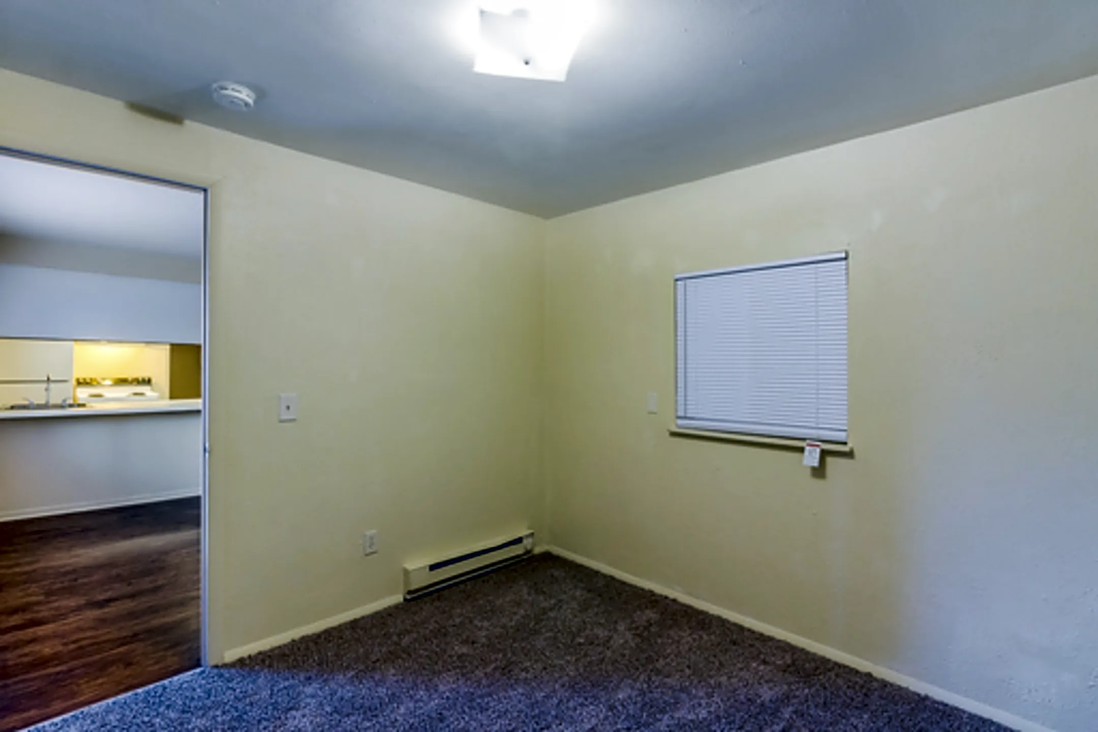 Wilshire Arms Apartments 32253227 Holiday Drive Lansing, MI