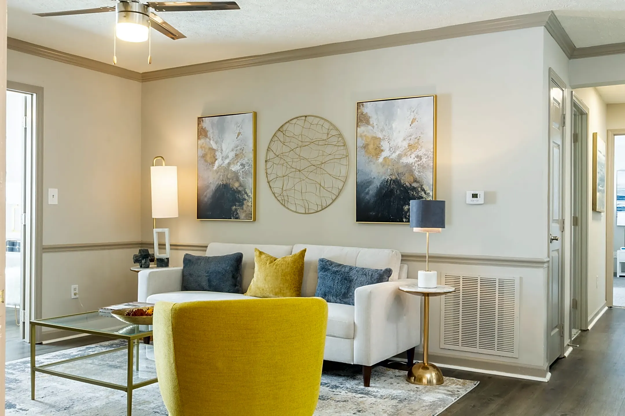 Living Room - Fountain Brook Apartments - Fort Oglethorpe, GA