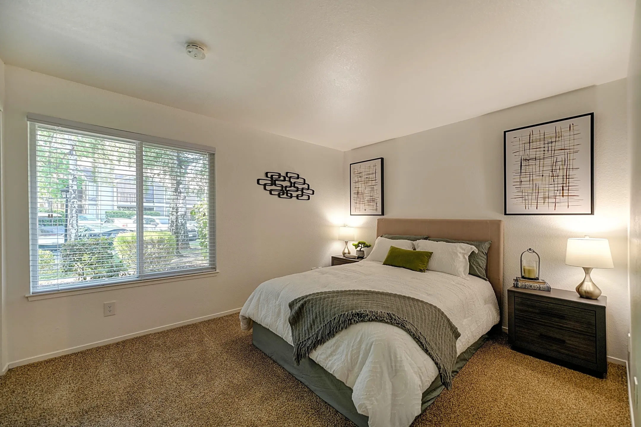 Harbor Oaks Luxury Apartments - Sacramento, CA 95833