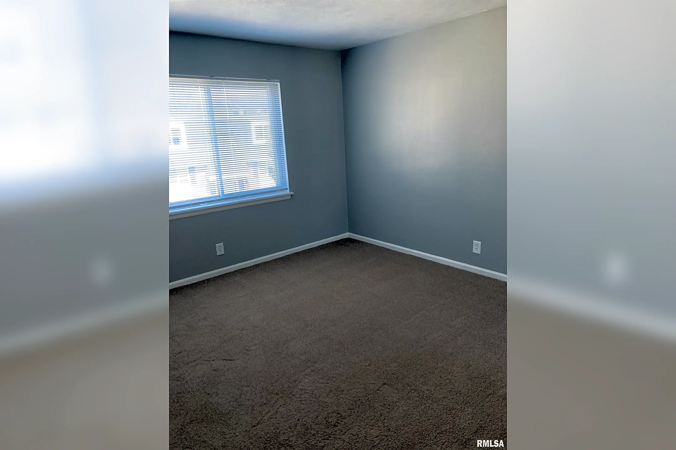 12225 North Woodcrest Drive Houses Dunlap, IL 61525