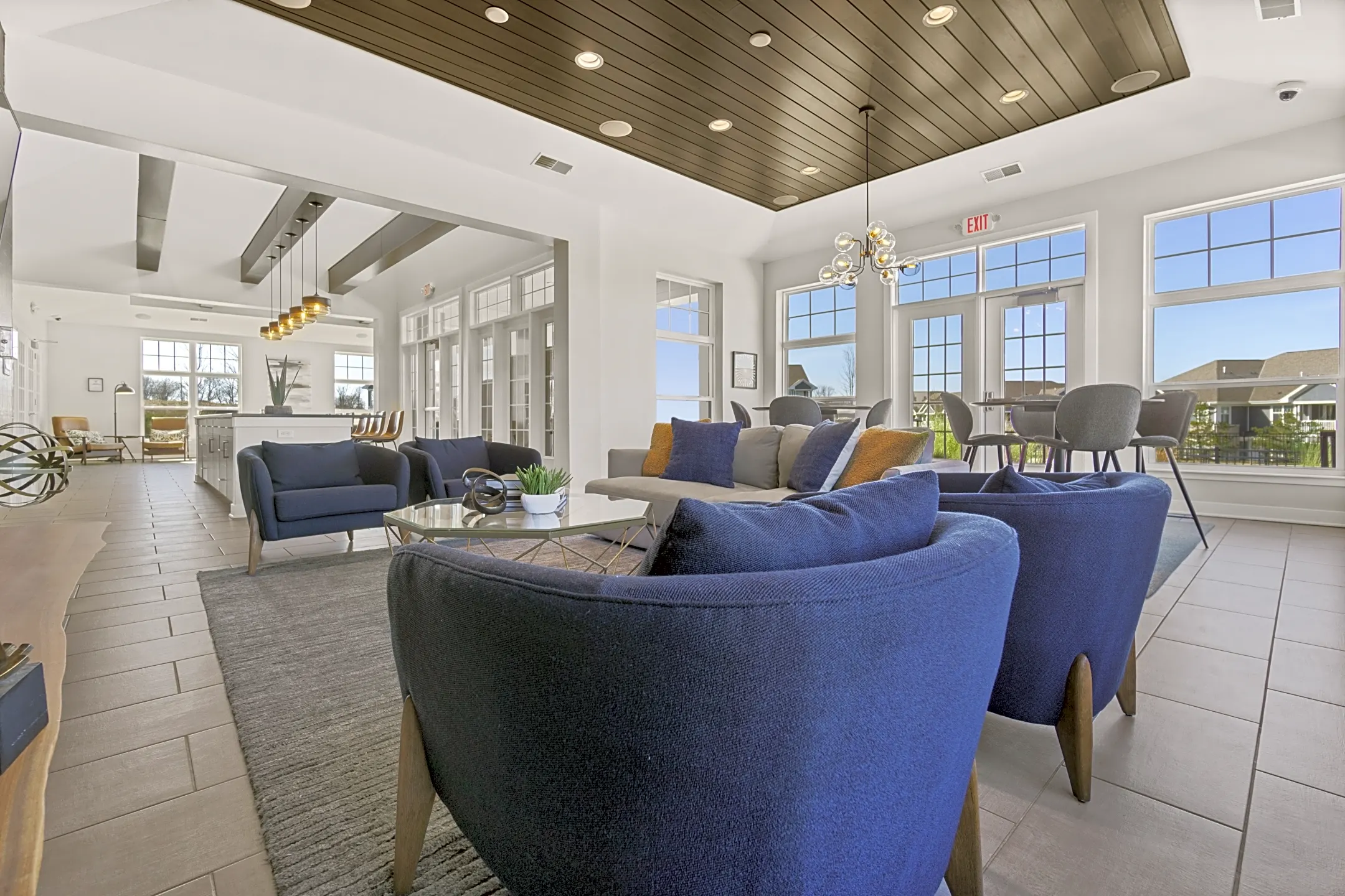 Drexel Ridge Apartments 7798 South Drexel Ridge Way Oak Creek, WI