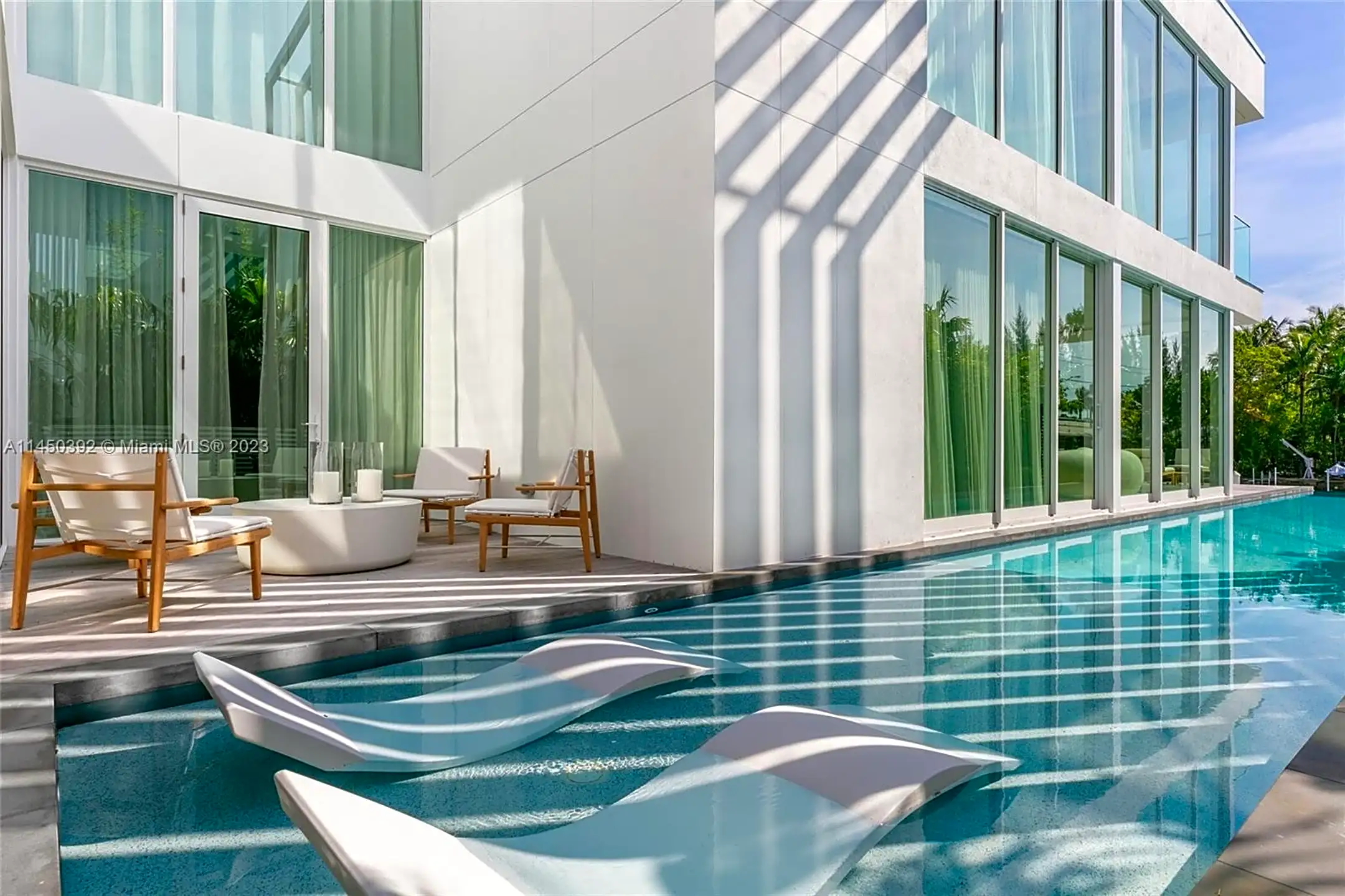 Pool - 1081 W 48th St - Miami Beach, FL