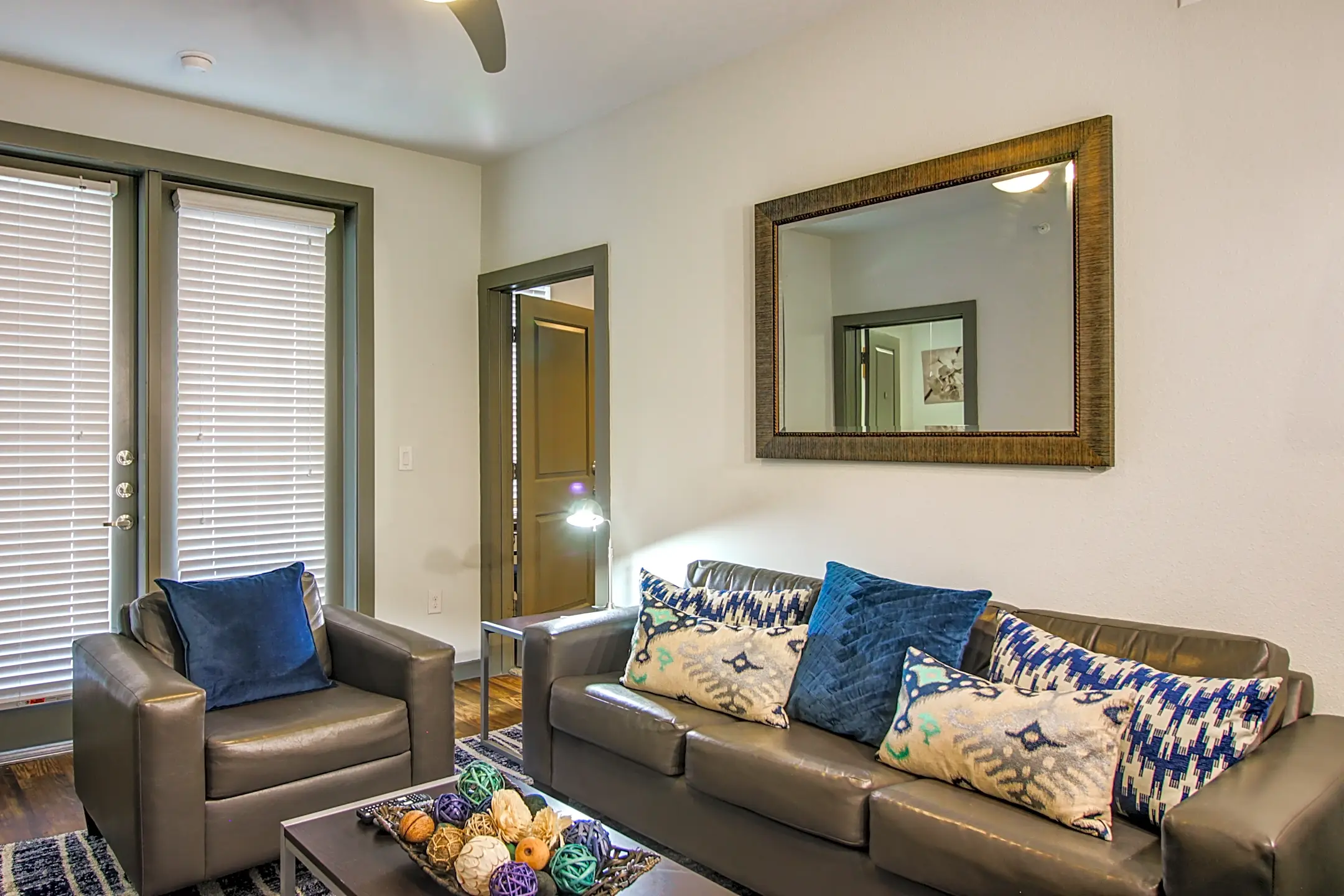 Campus Vue Student Apartments 4459 N Macgregor Way Houston, TX for Rent Rent.