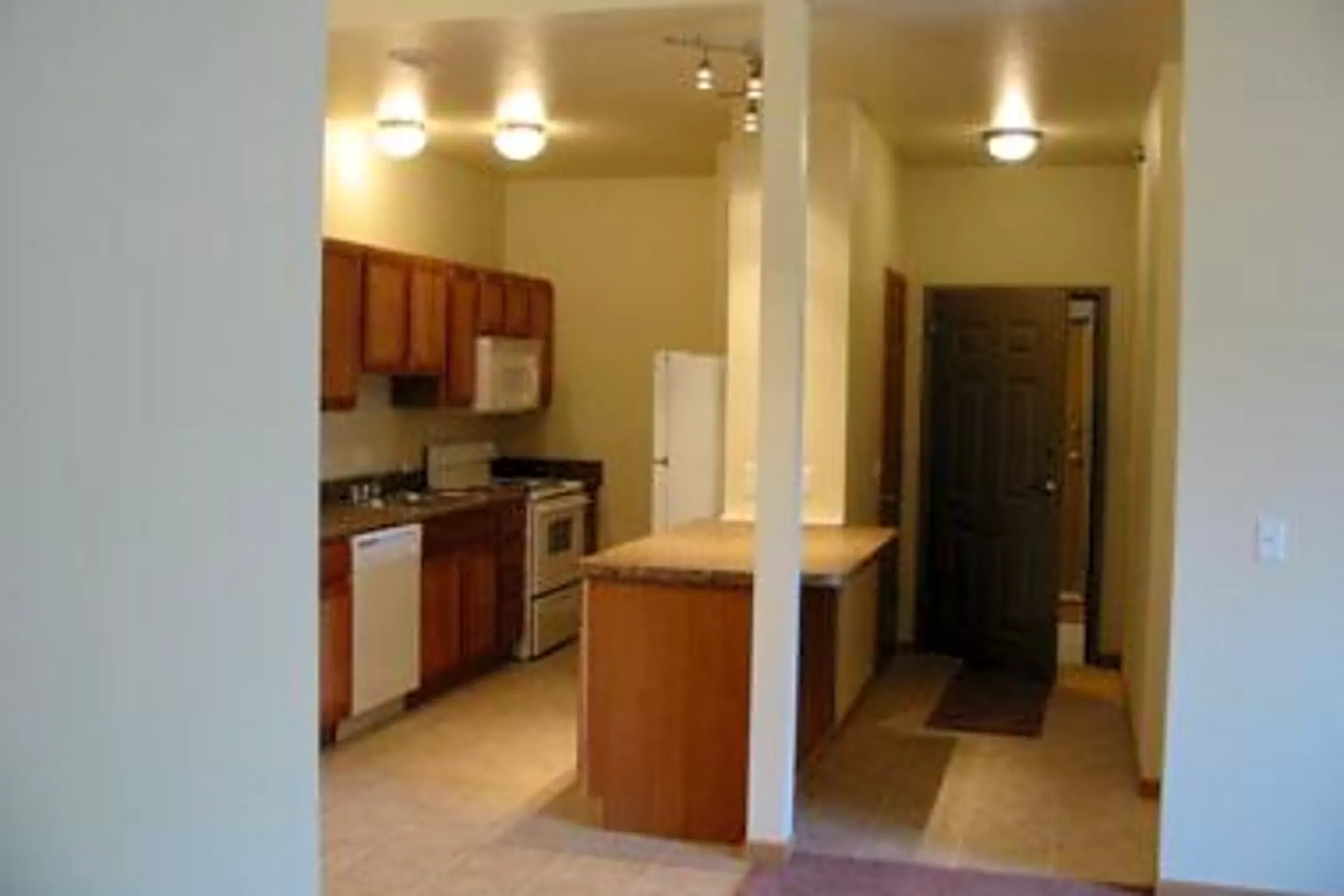 Andover Court Apartments 6507 Field Ave Whitehouse, OH Apartments