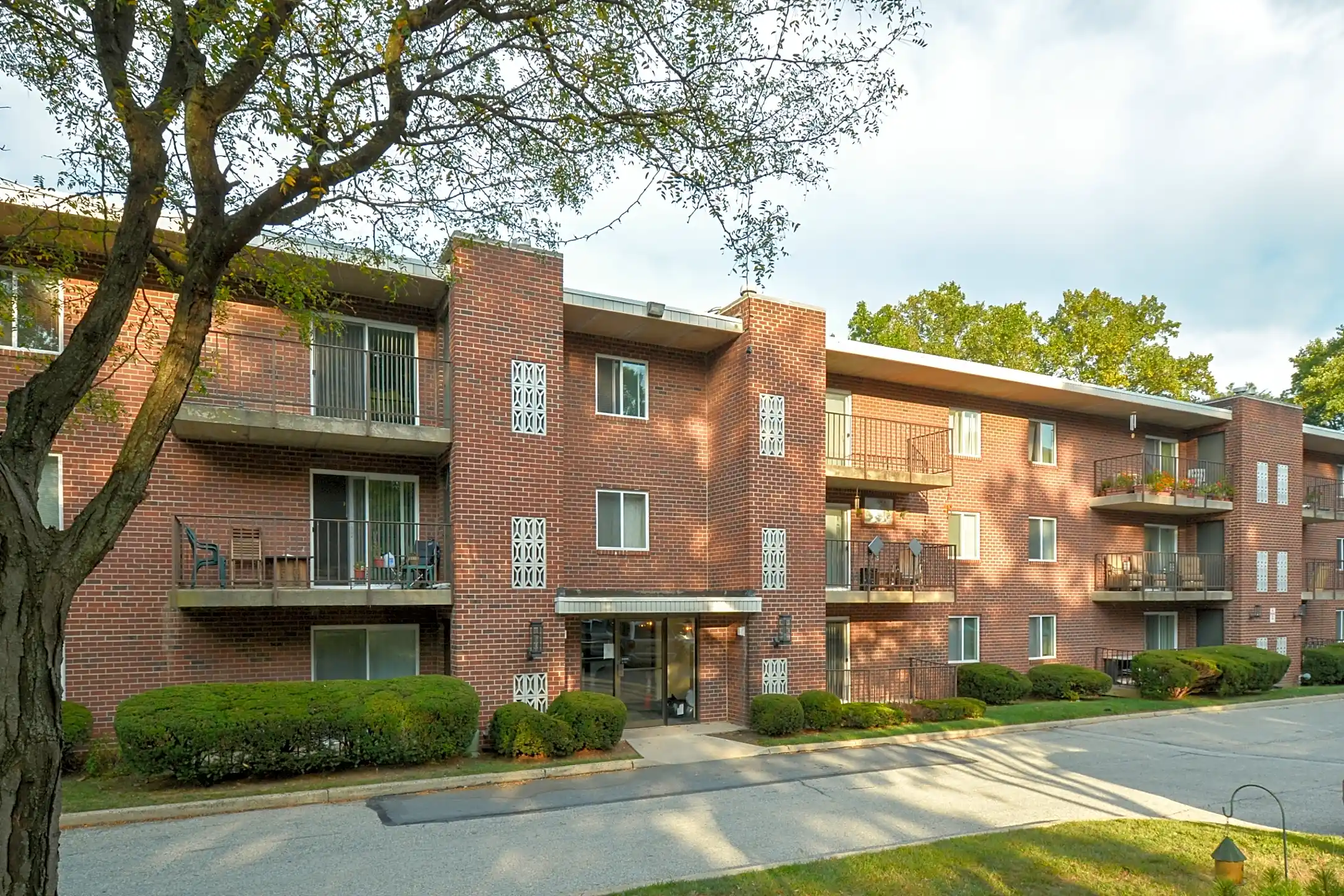 Lansdowne Towers Apartments Aldan, PA 19018