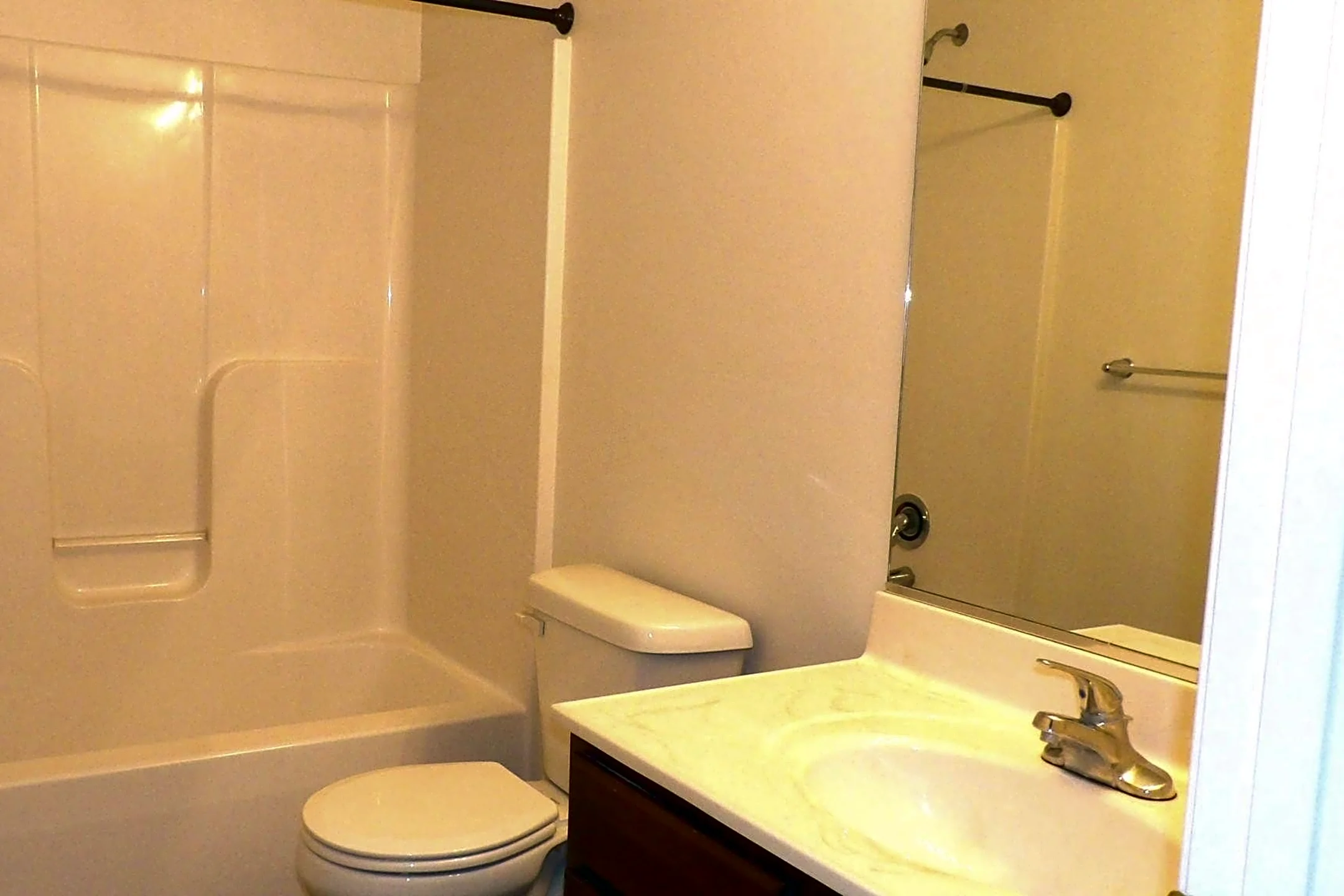 192 Rumbling Rock Rd Hedgesville, WV Townhomes for Rent Rent.