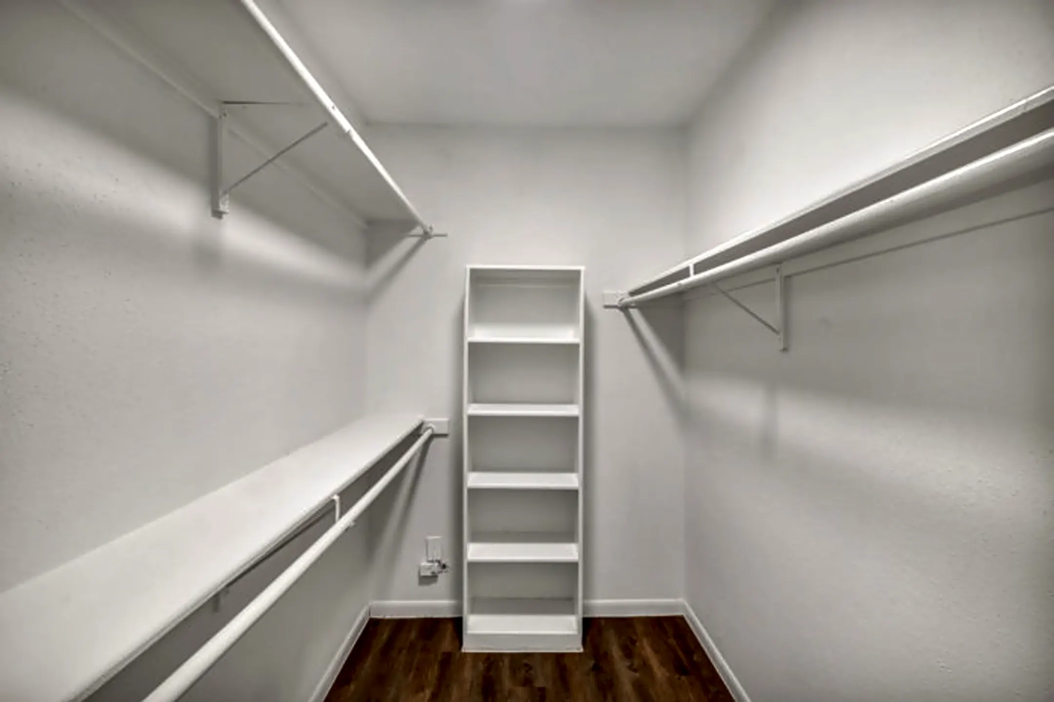 Ascent at North 1735 Rutland Dr Austin, TX Apartments for