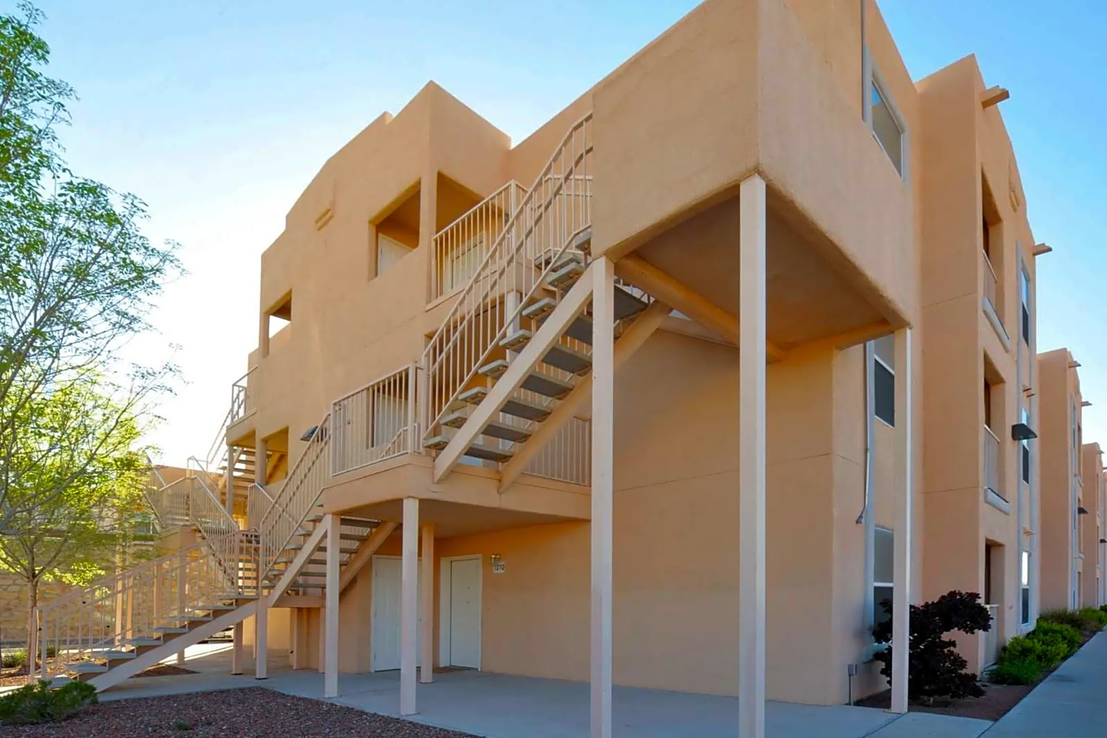Building - Desert Village Apartments - El Paso, TX