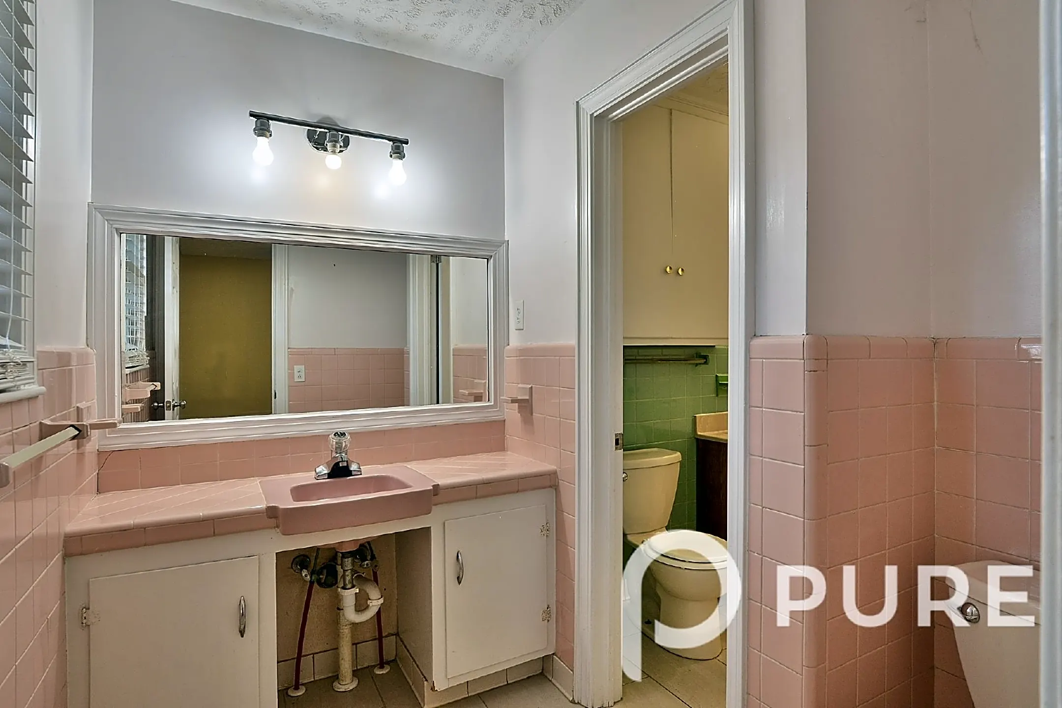 Bathroom - 1629 B Avenue, West Columbia, SC 29169 - West Columbia, SC