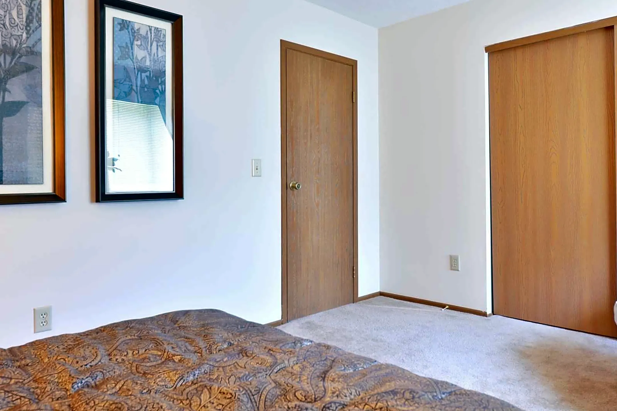 Bedroom - Stoney Creek Apartments - Reynoldsburg, OH