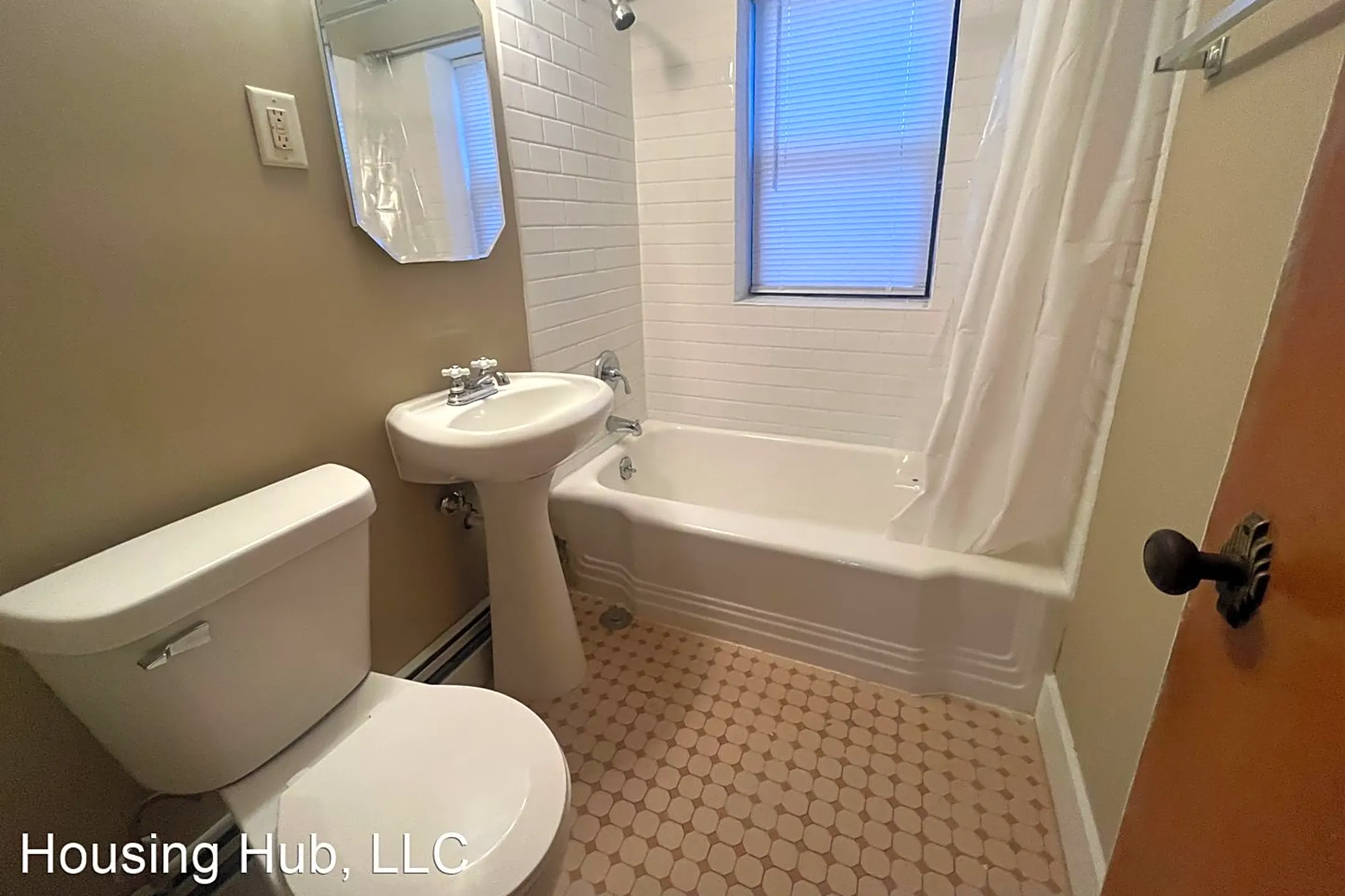 Bathroom - 1573 Hartford Ave - Saint Paul, MN