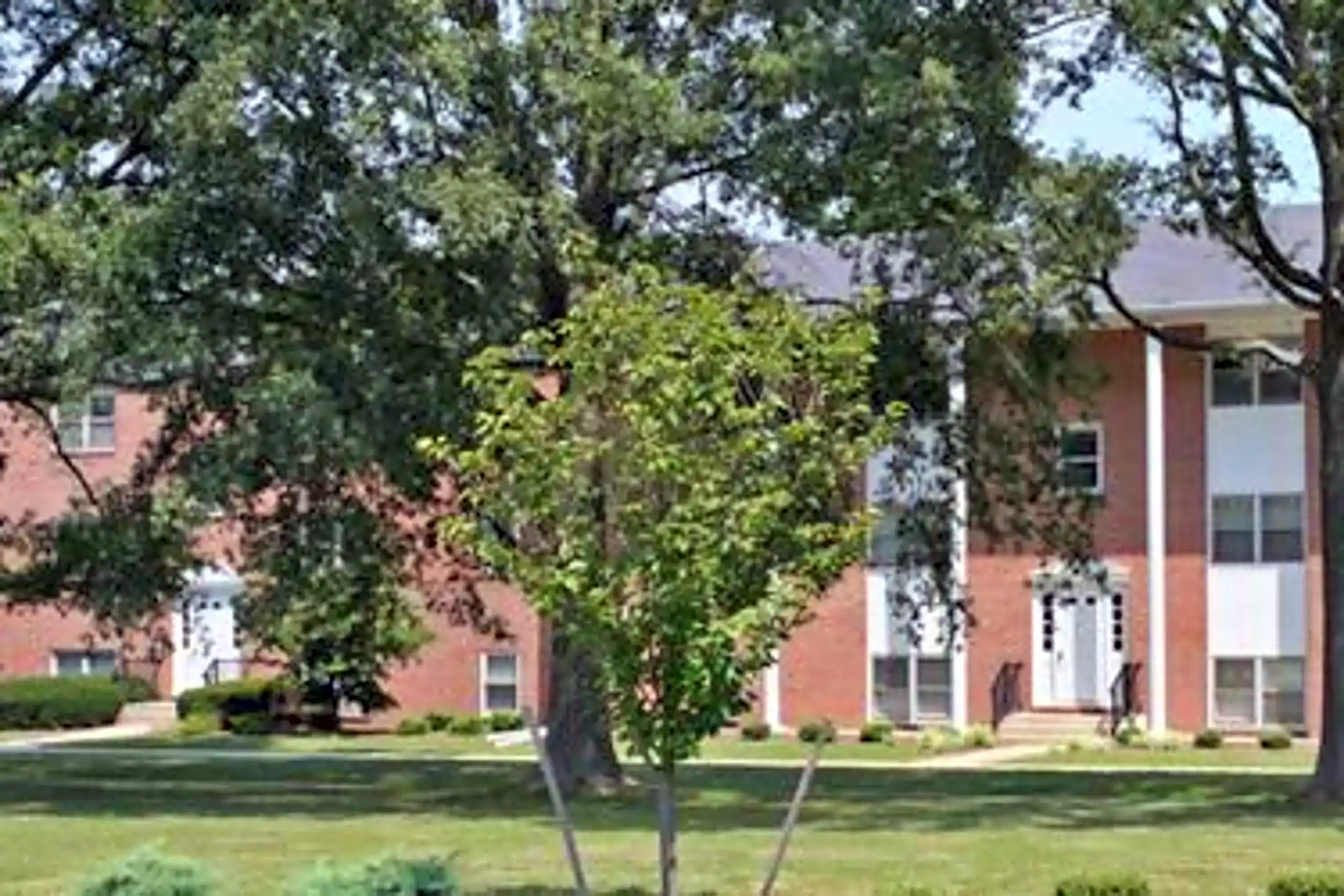 Colonial Manor Apartments 100200300 Hadaway Drive Chestertown, MD