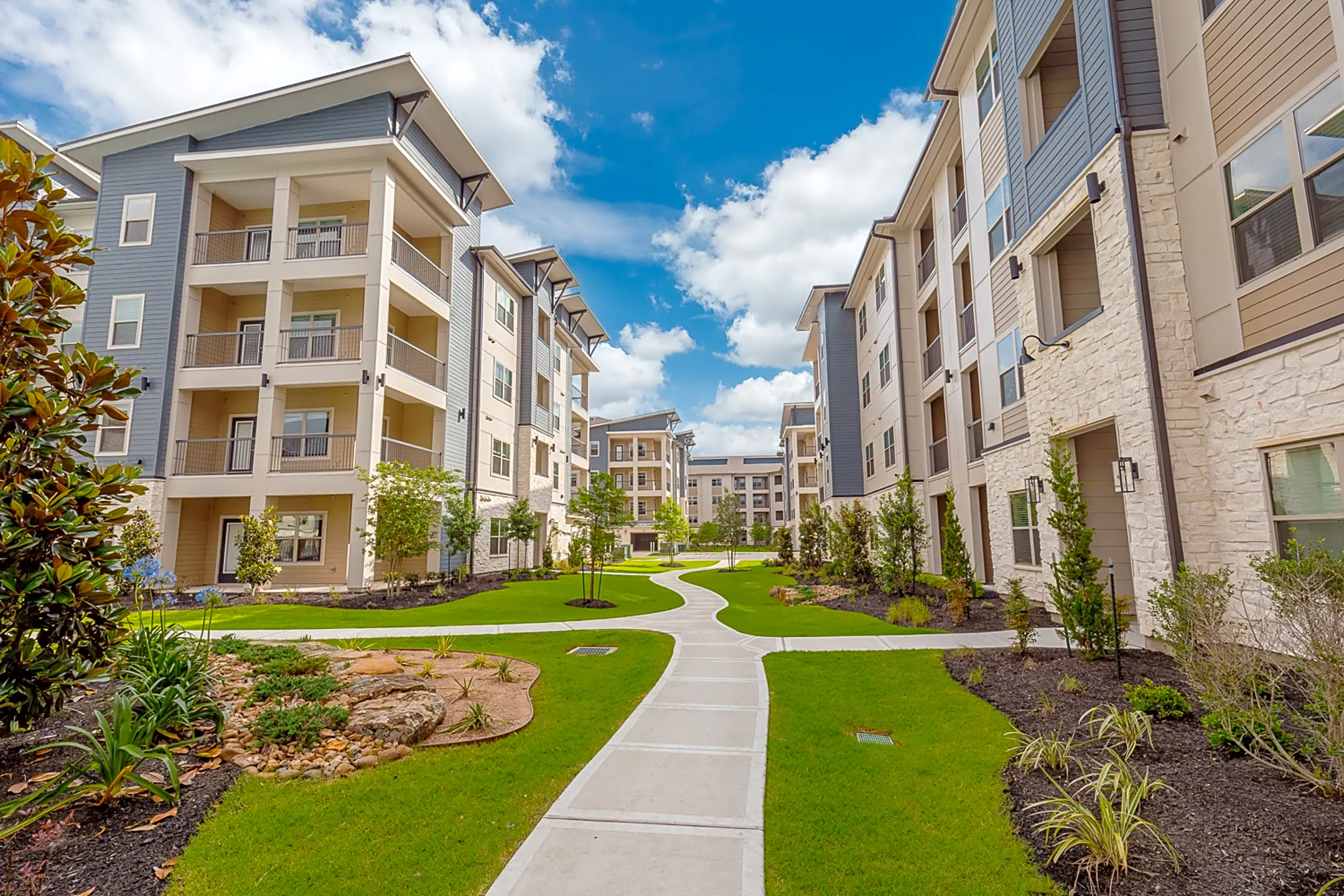 Brea Luxury Apartments - 3443 W Grand Parkway N | Katy, TX for Rent | Rent.