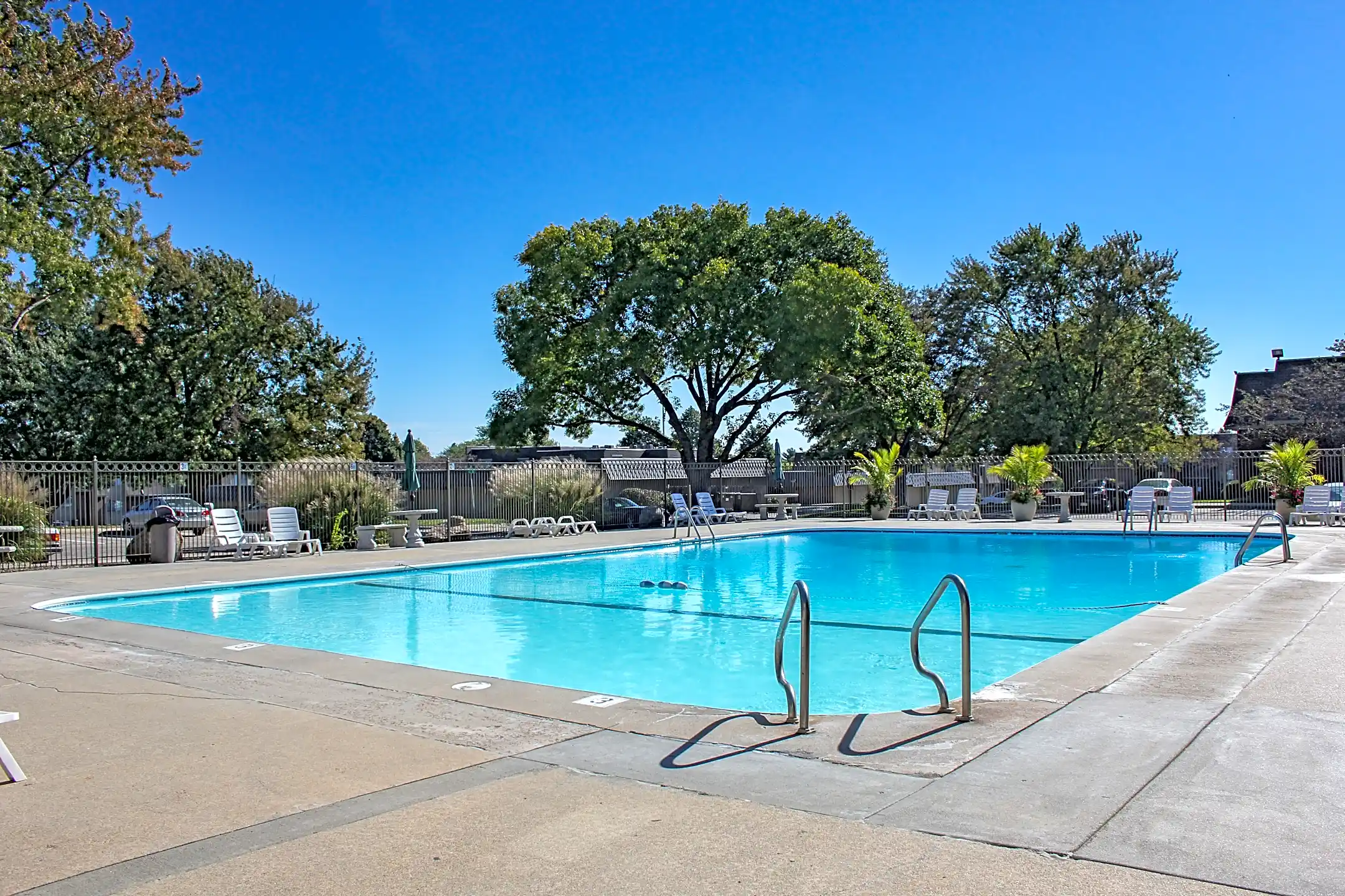 Appletree Apartments Omaha, NE 68127