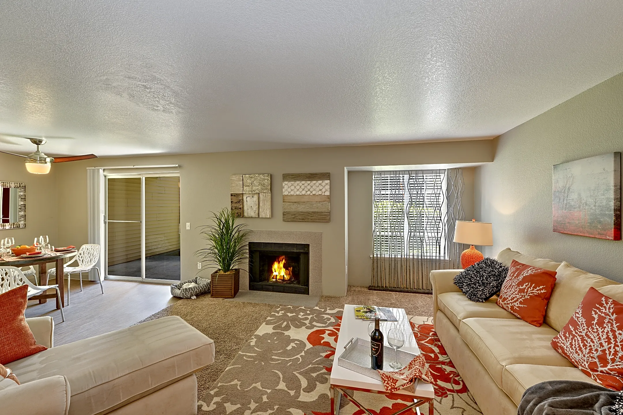 Living Room - Pavilion Apartment Homes - Federal Way, WA