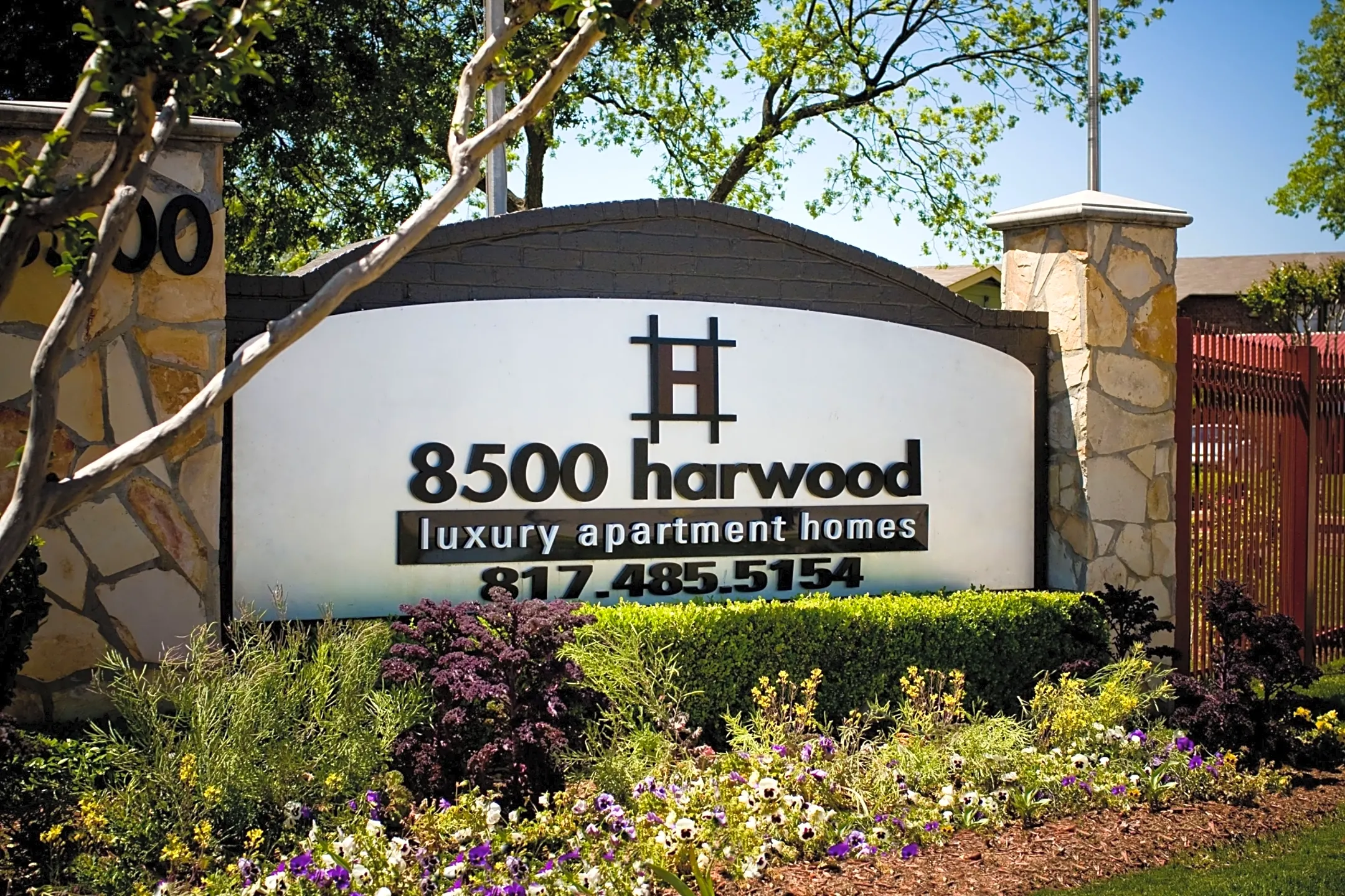 8500 Harwood Luxury Apartment Homes - North Richland Hills, TX