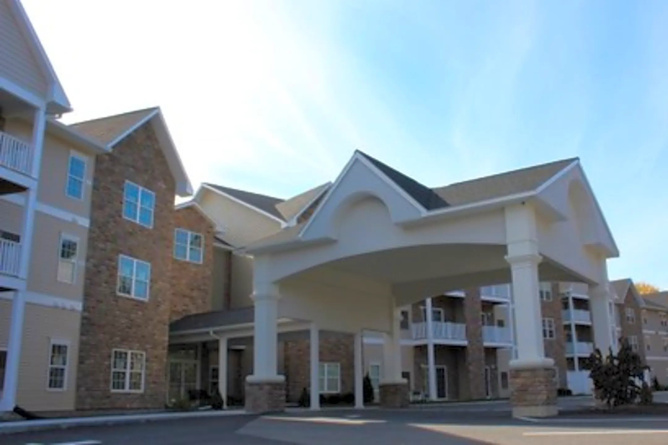 Falcon Trace Senior Apartments Halfmoon, NY 12065