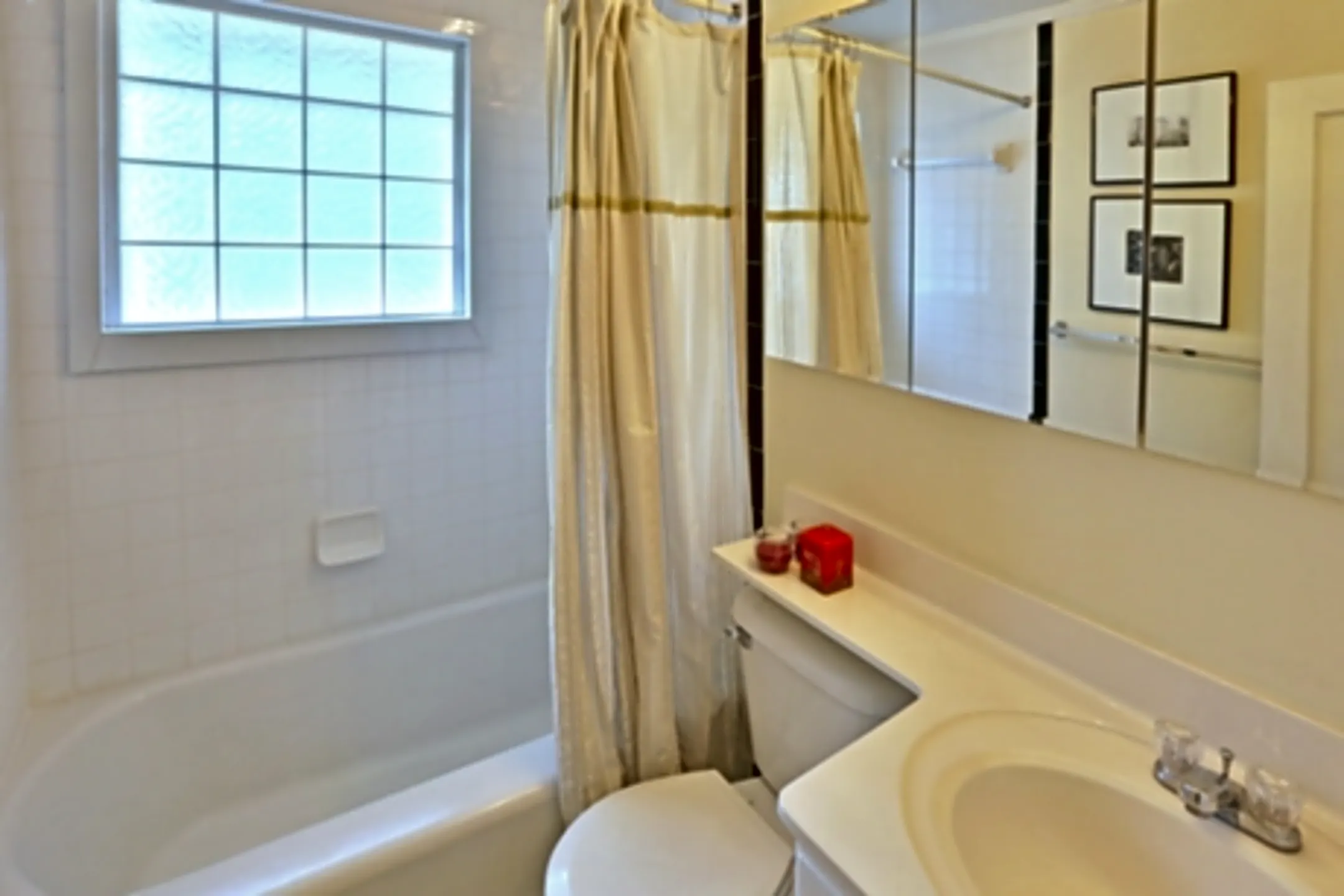 Glen Lennox Apartments Chapel Hill, NC 27517