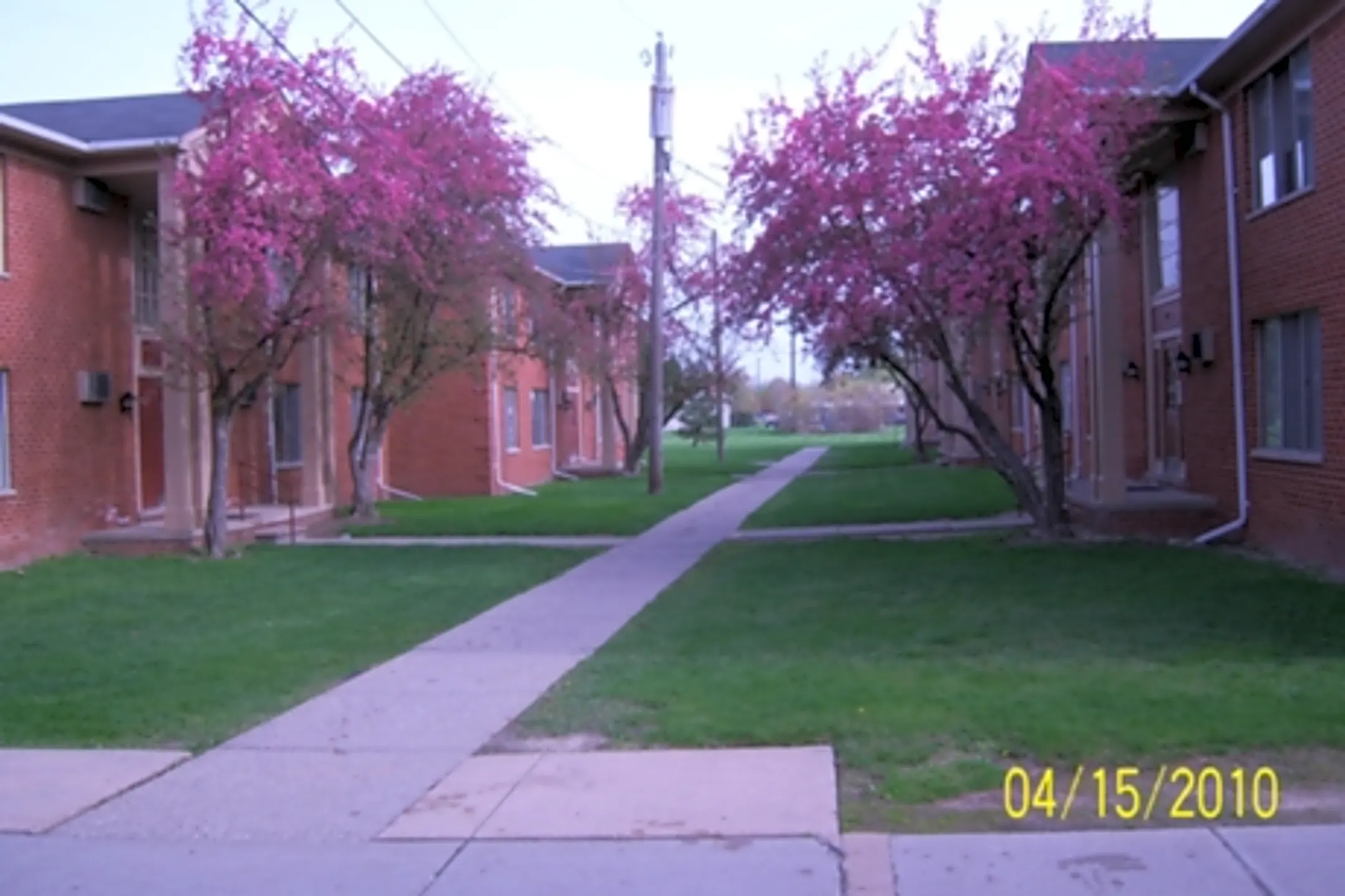 Mayflower Apartments 4825 E 10 Mile Rd Warren, MI Apartments for
