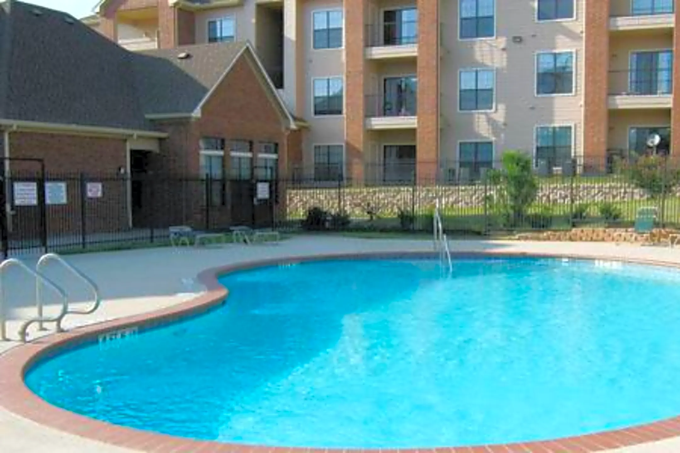 3860 Post Oak Blvd Apartments Euless, TX 76040