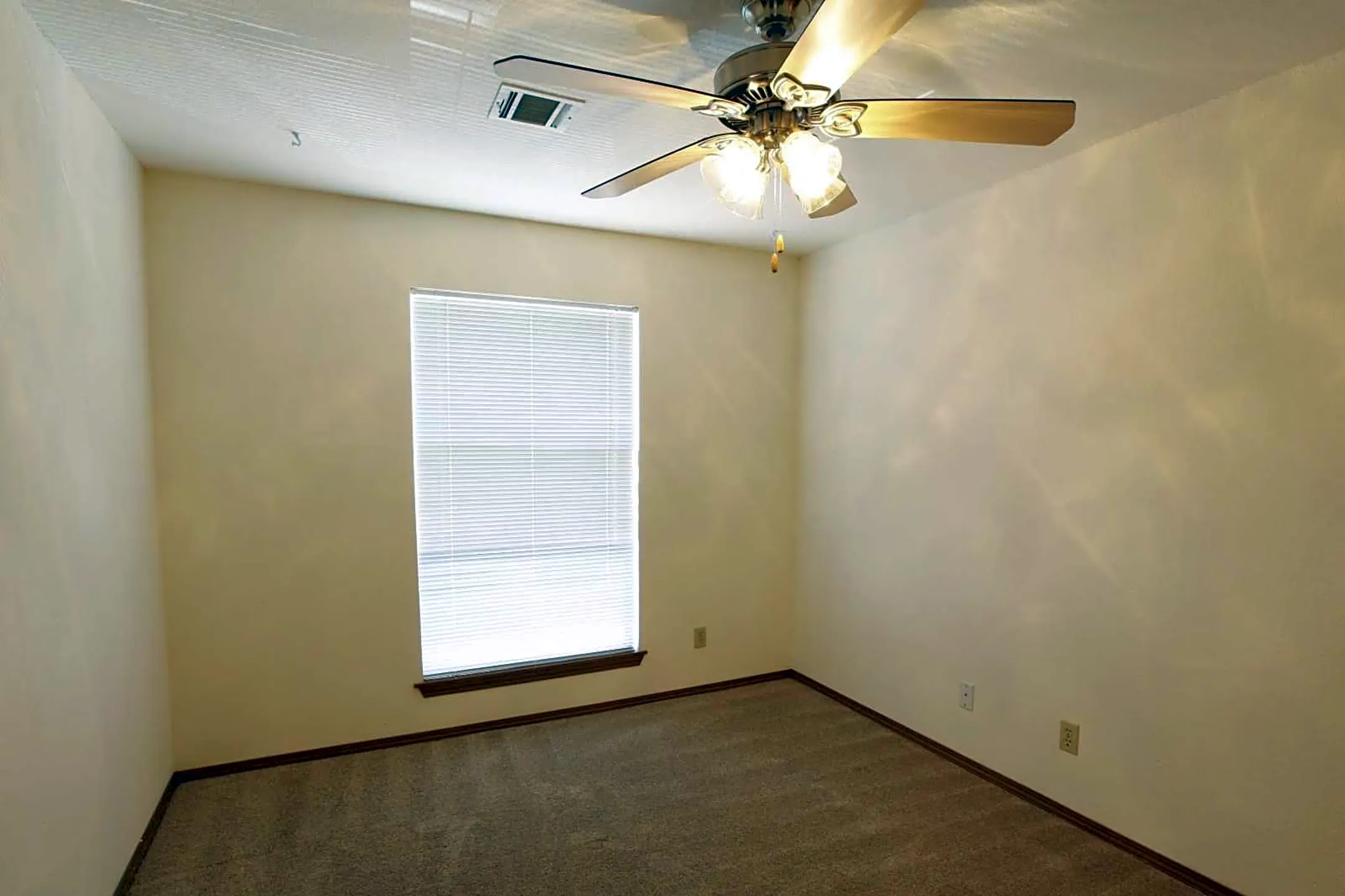 Bedroom - Willow Creek - Oklahoma City, OK