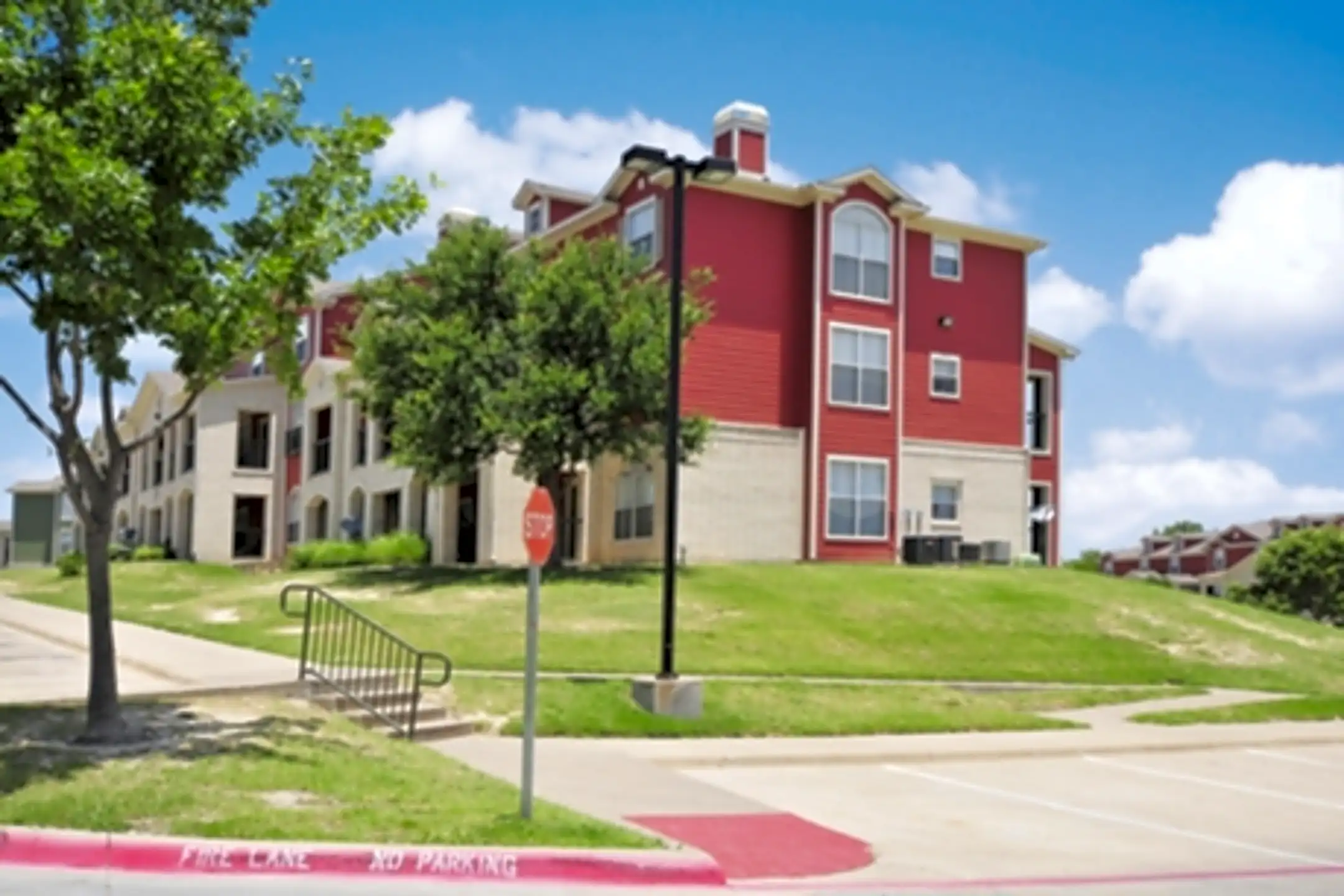 Bent Tree Townhomes 1721 South I35 East Waxahachie, TX Apartments