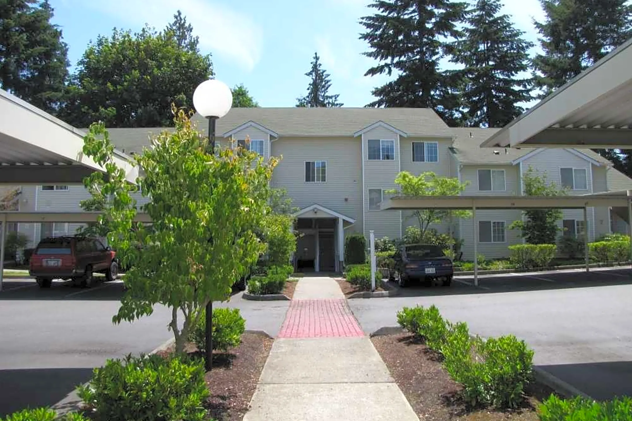 Ashwood Downs Apartments - Olympia, WA 98501