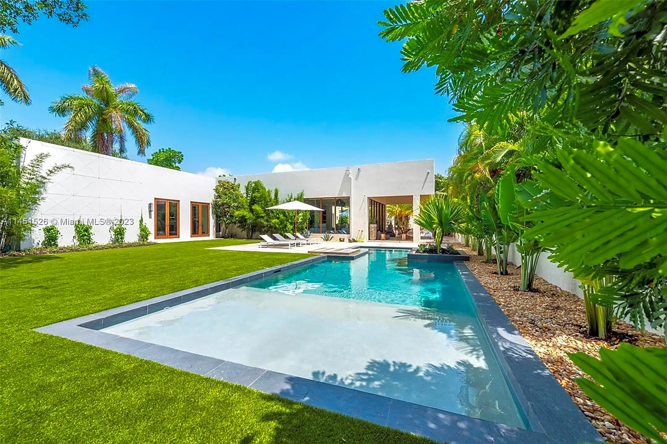 Pool - 958 NE 84th St - Miami, FL