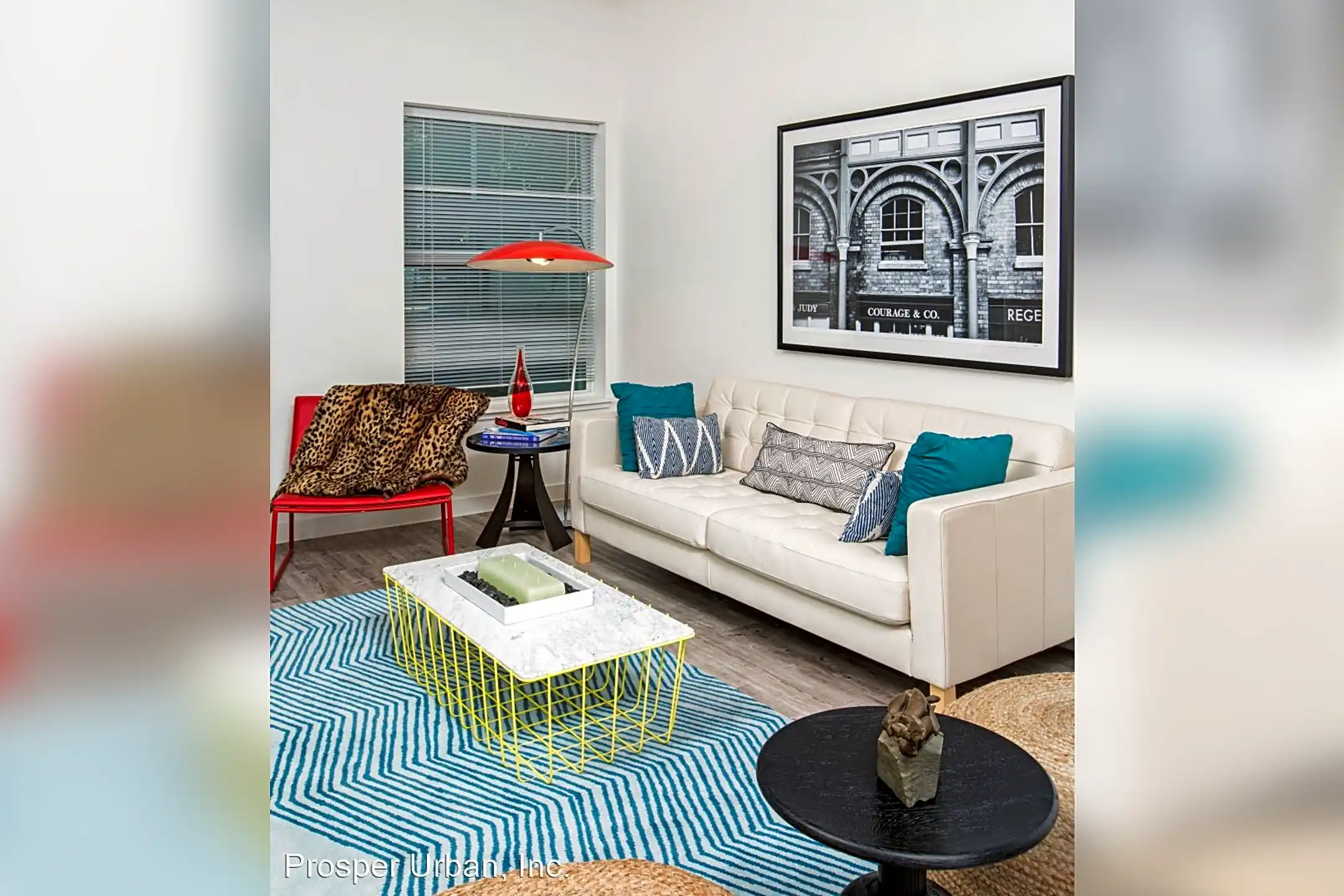 Living Room - 1010 S. Flores St - San Antonio, TX